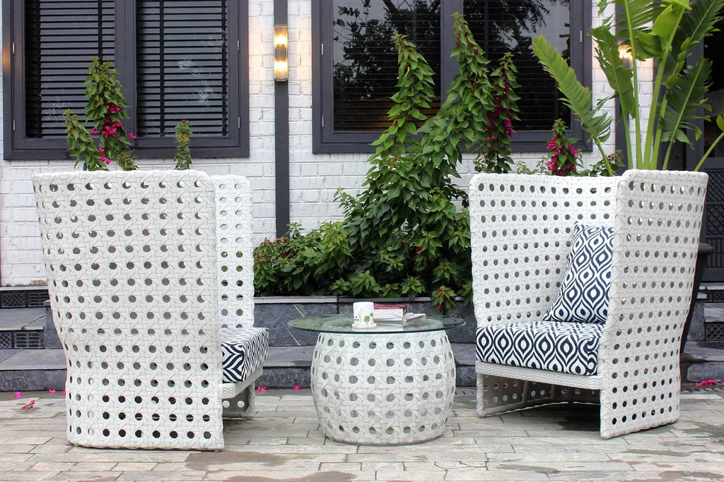 MyGreenearth Outdoor Patio Seating Set 2 Chairs and 1 Table Set (White)