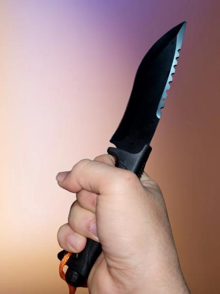 Faca tática de sobrevivência