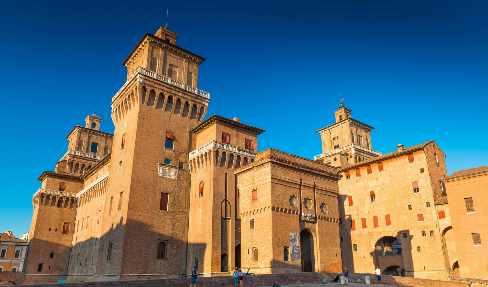 Yoga al Castello Estense