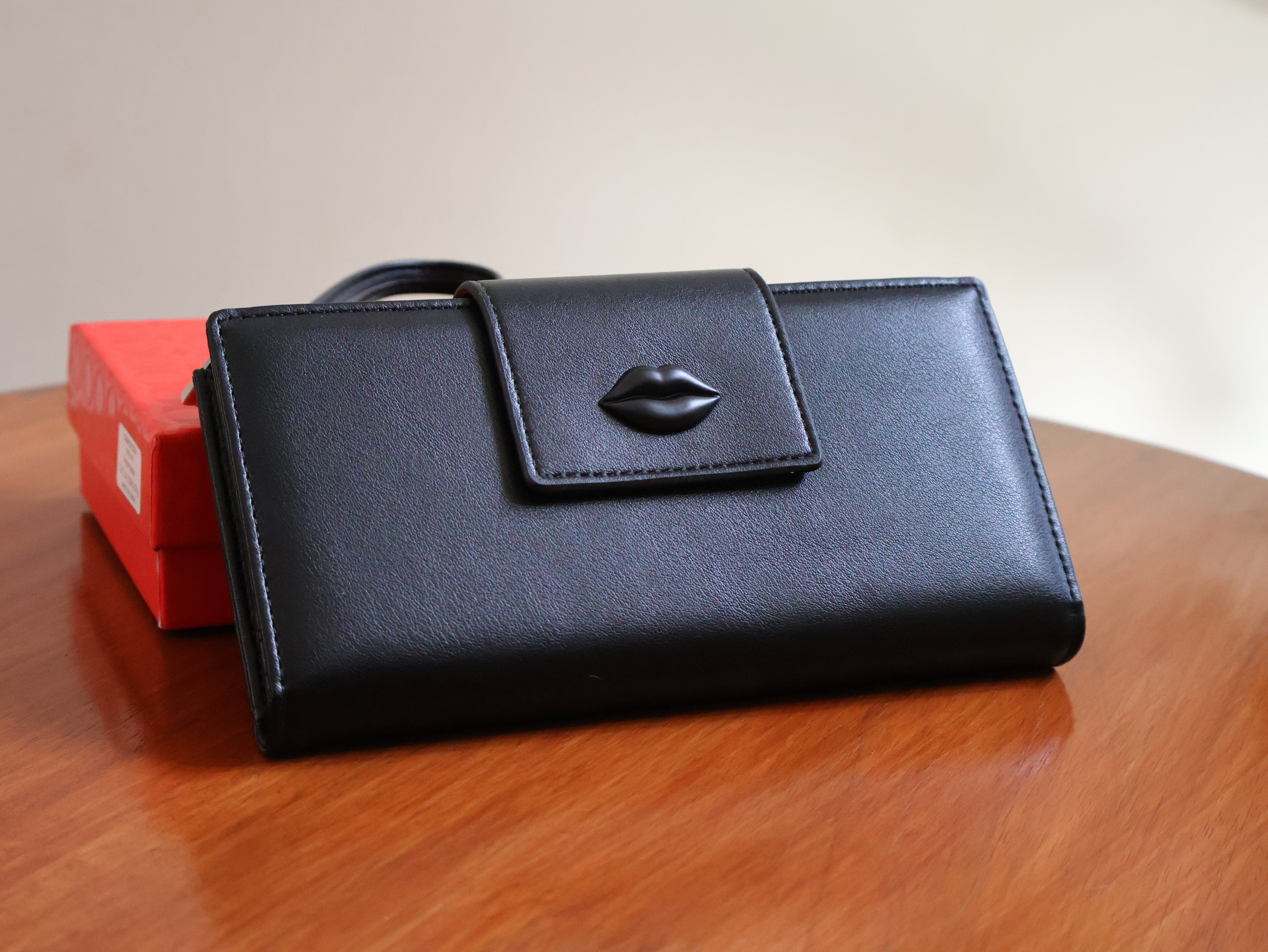 Billetera Oreiro negra