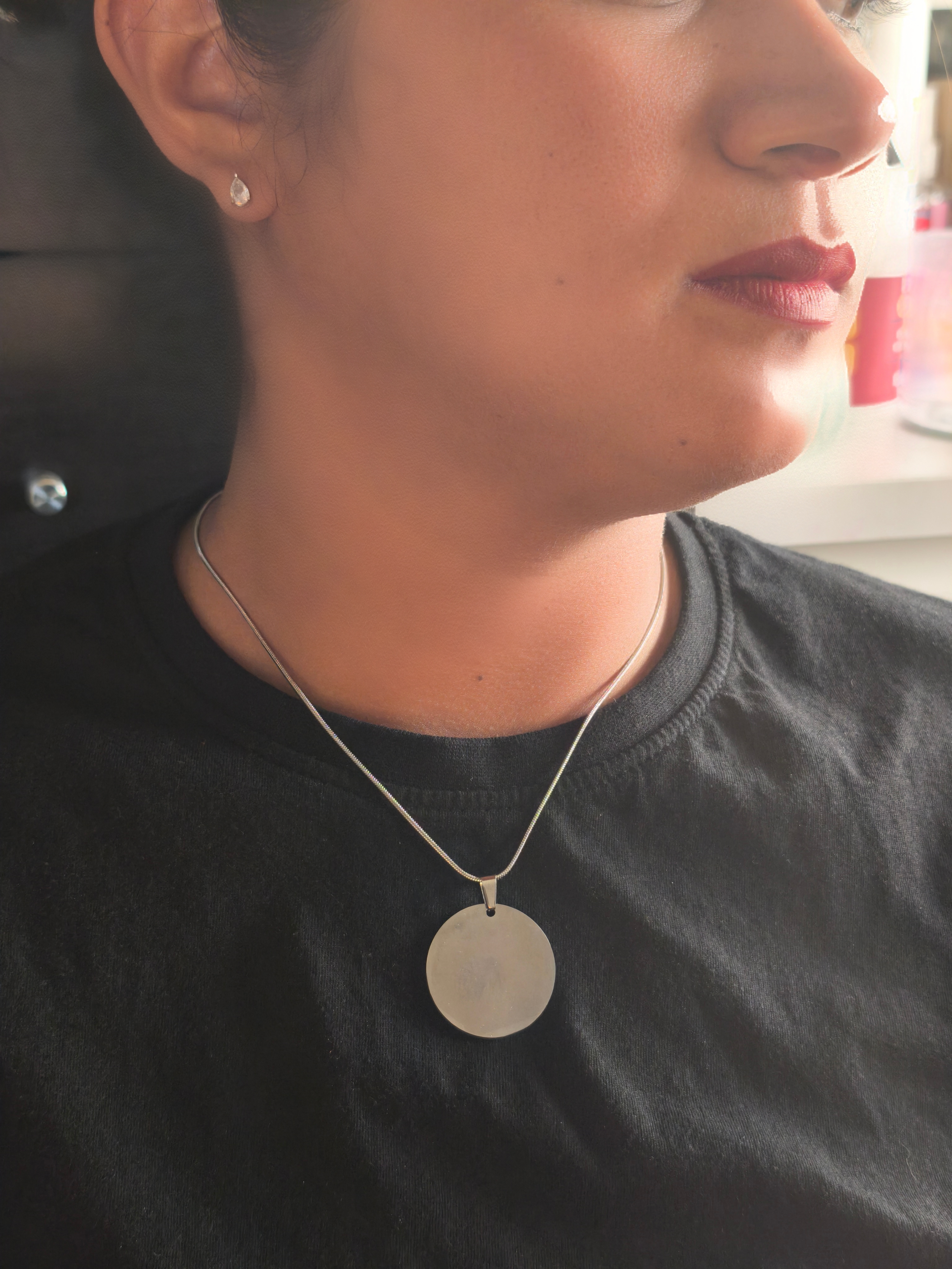 Colar redondo com foto gravada