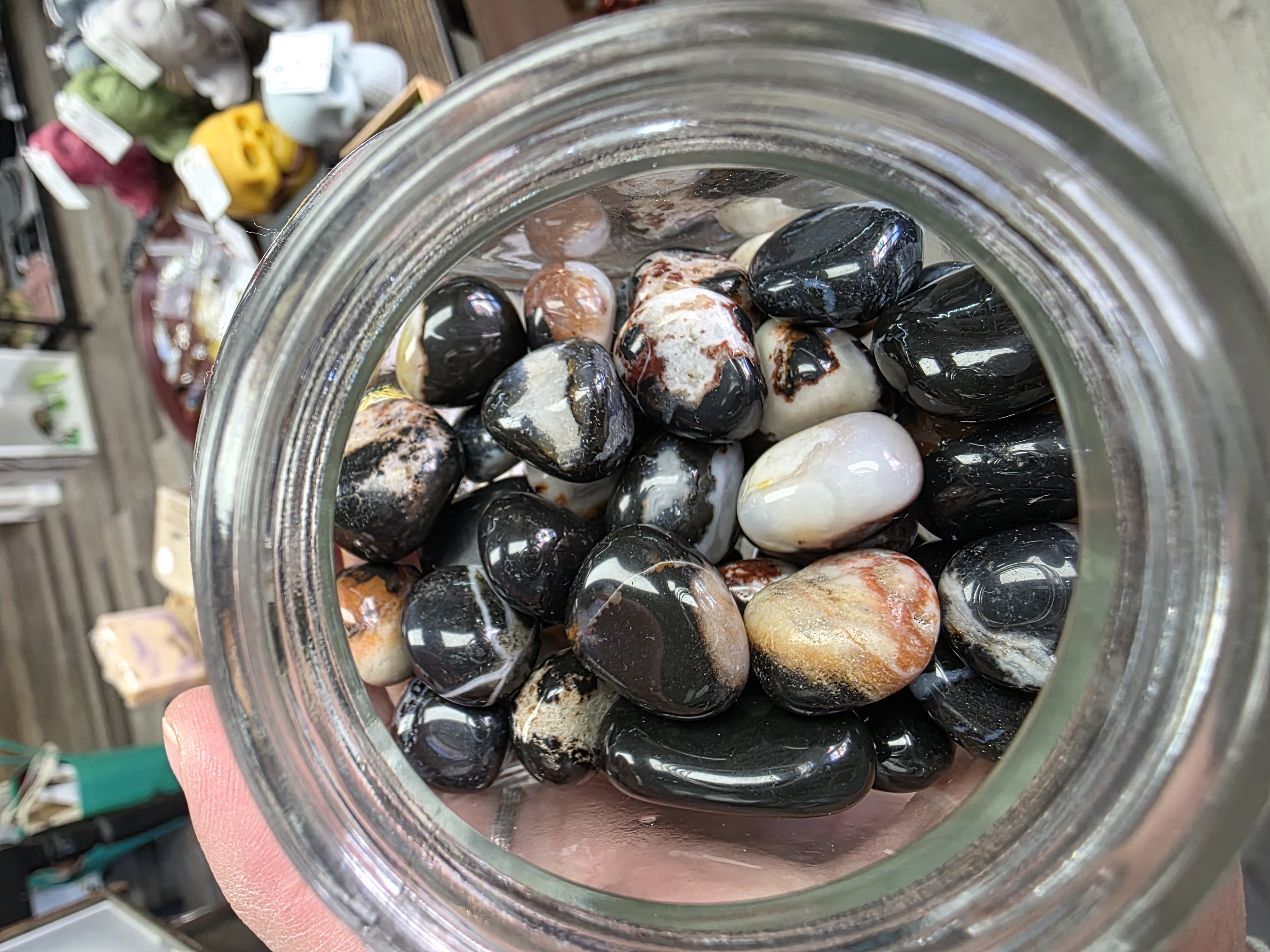 Sardonyx tumbled crystals