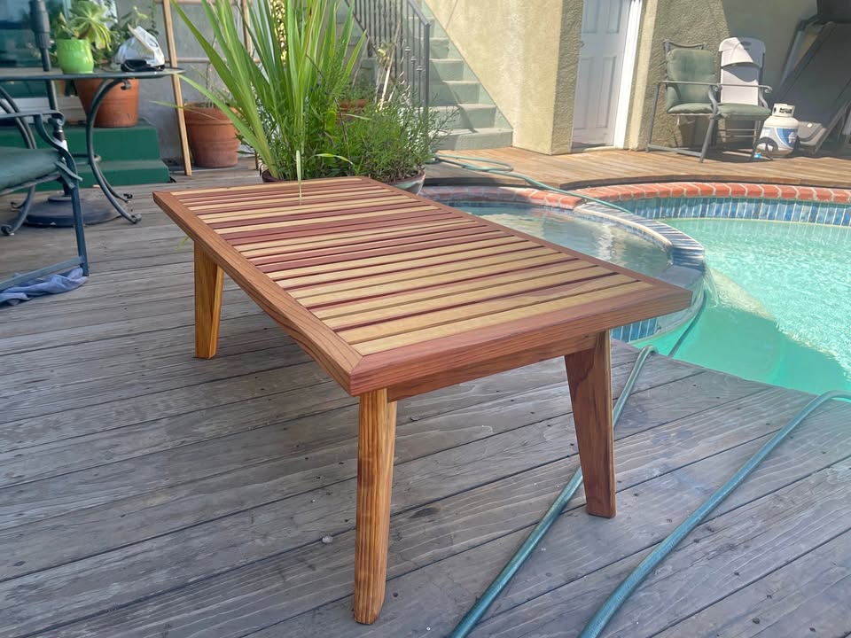 REDWOOD OUTDOOR COFFEE TABLE