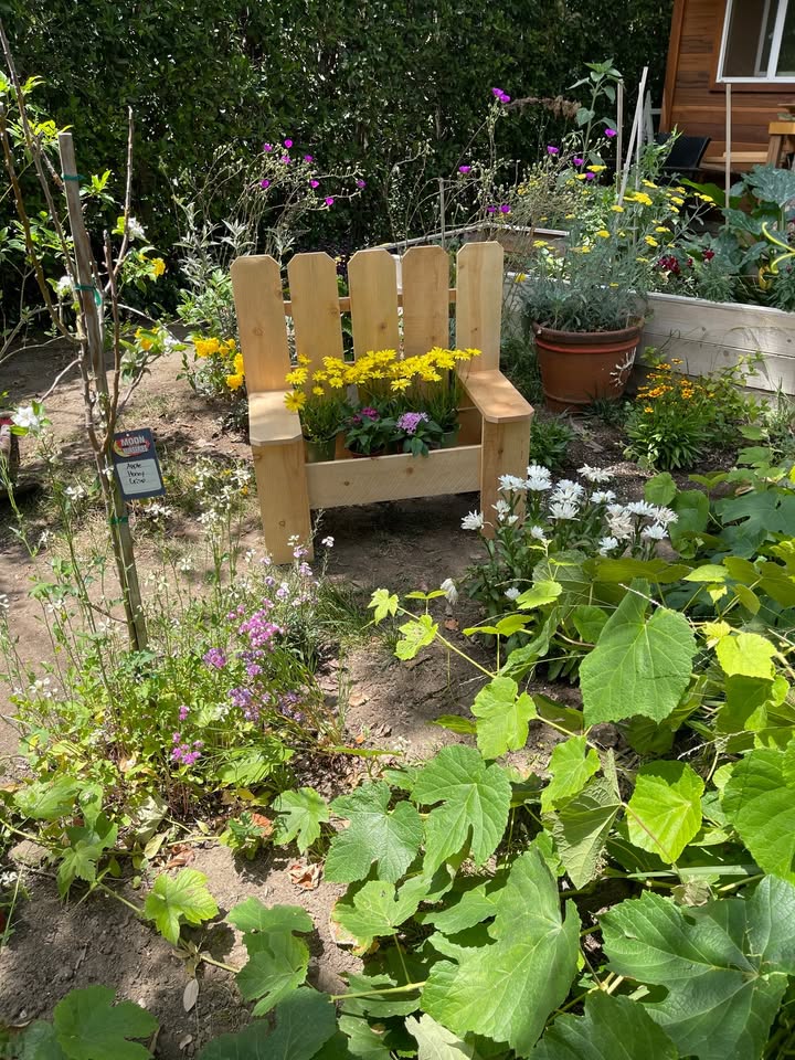 RUSTIC CEDAR BENCH PLANTER 