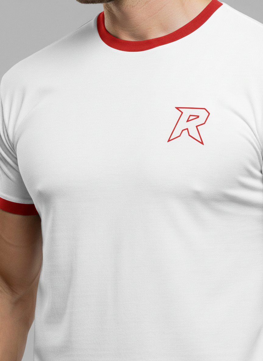 Camiseta branca masculina com detalhe vermelho