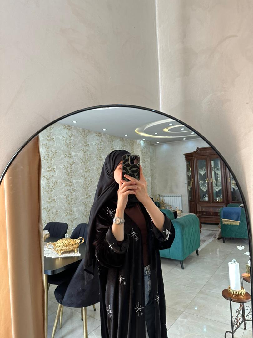 Abaya Brodrie noire étoilée