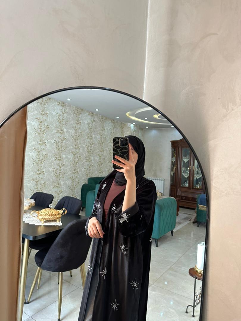 Abaya Brodrie noire étoilée