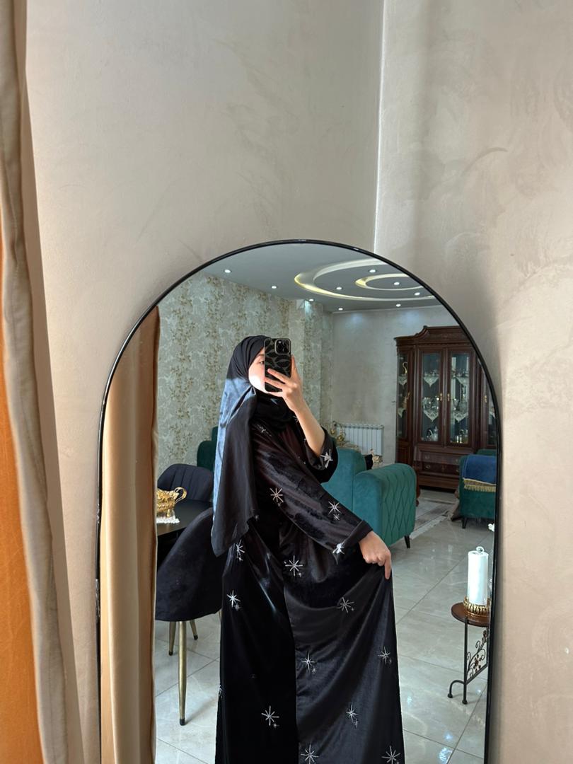 Abaya Brodrie noire étoilée