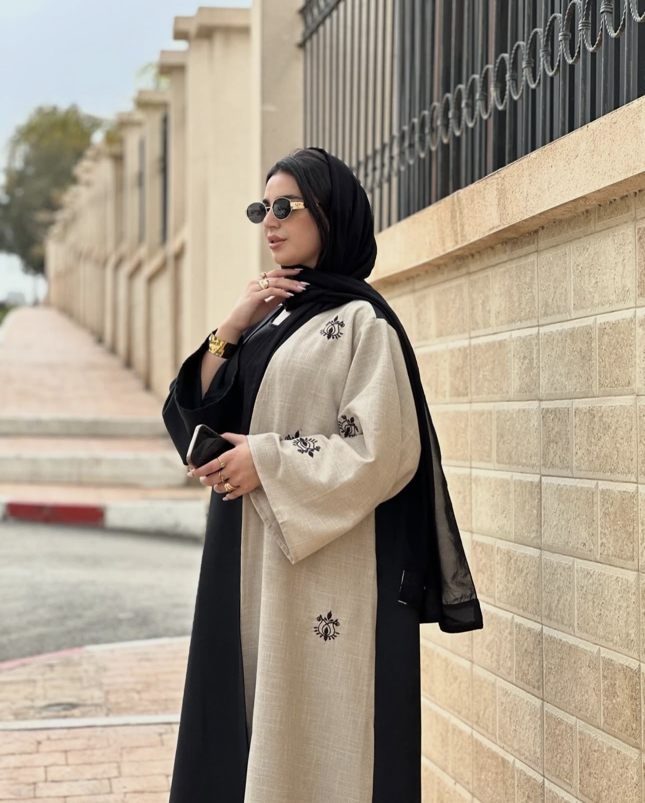ABAYA BRODRIE 