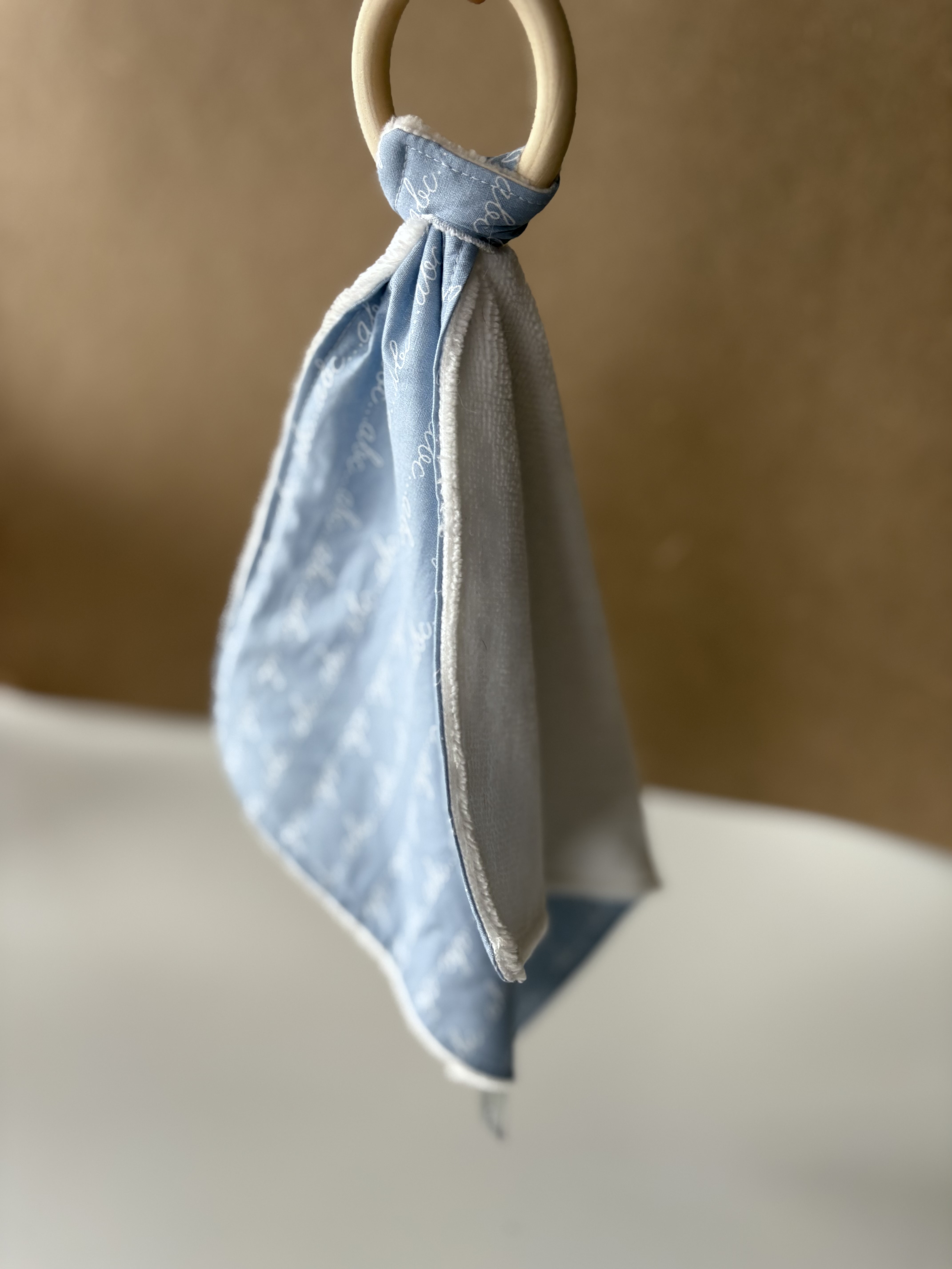 Doudou carré dentition- ABC-BLANC