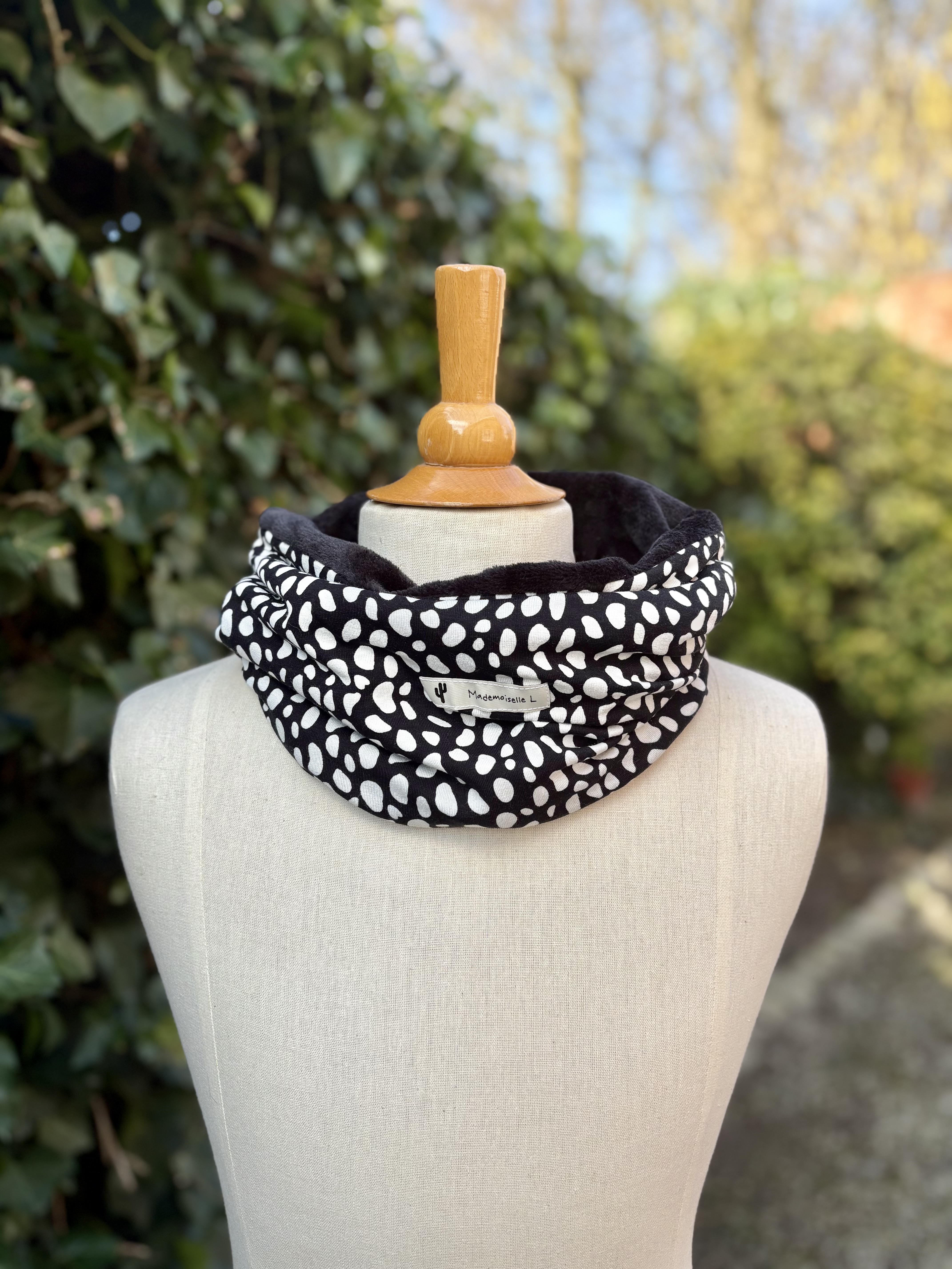 Snood hiver- NOIR+ POINTS BLANCS