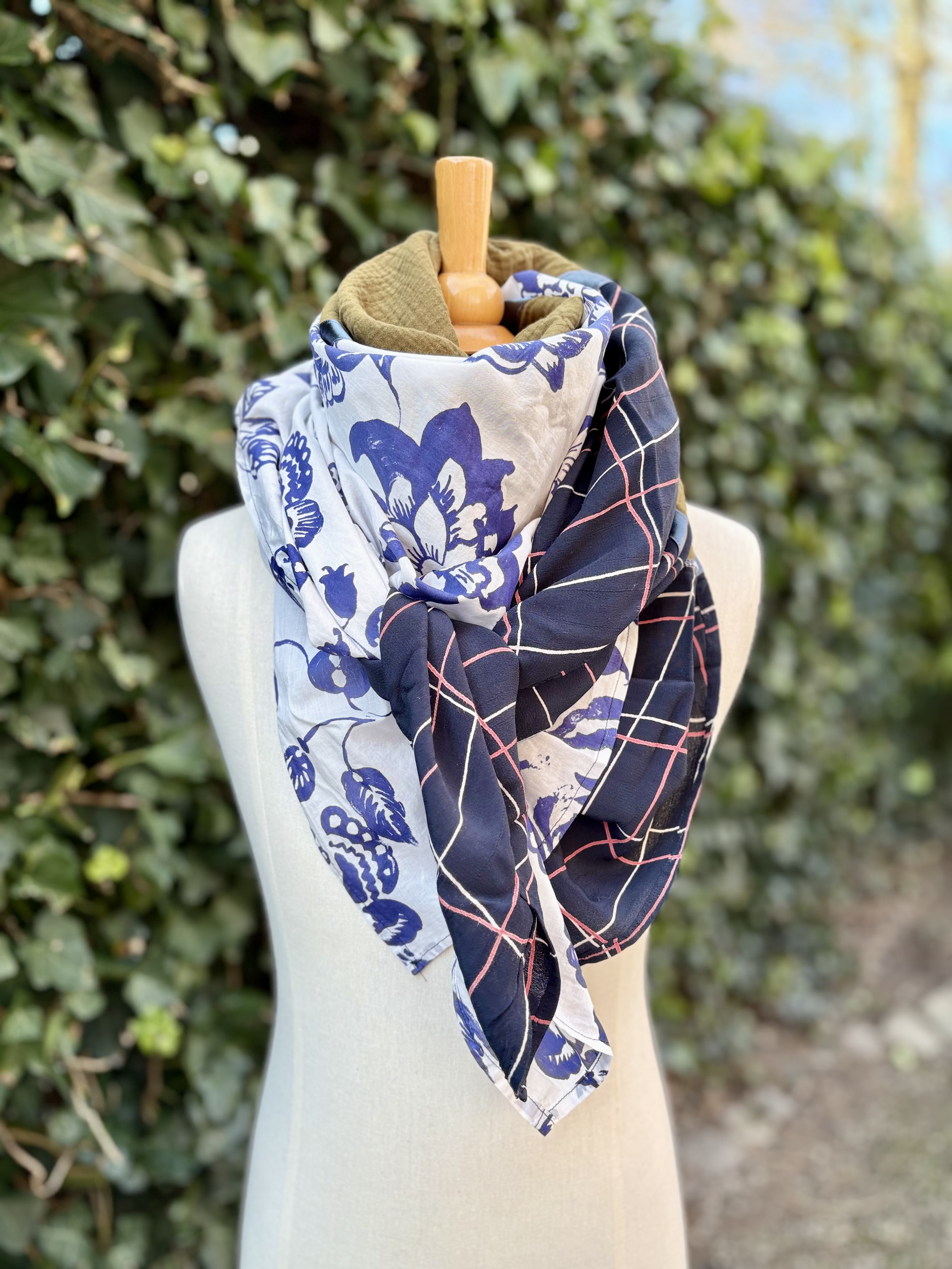 Foulard- BLEU- KAKI+ FLEURS