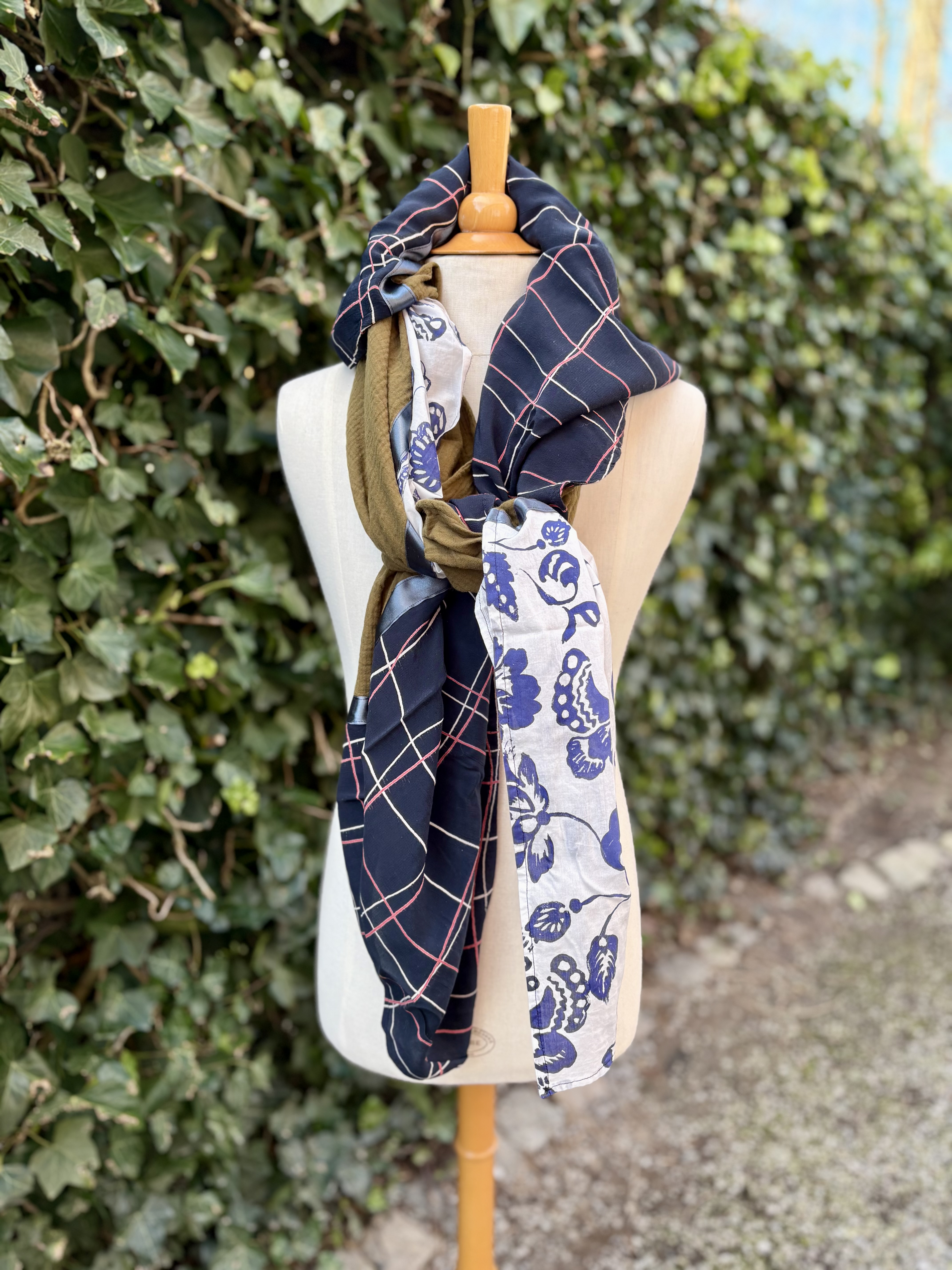 Foulard- BLEU- KAKI+ FLEURS