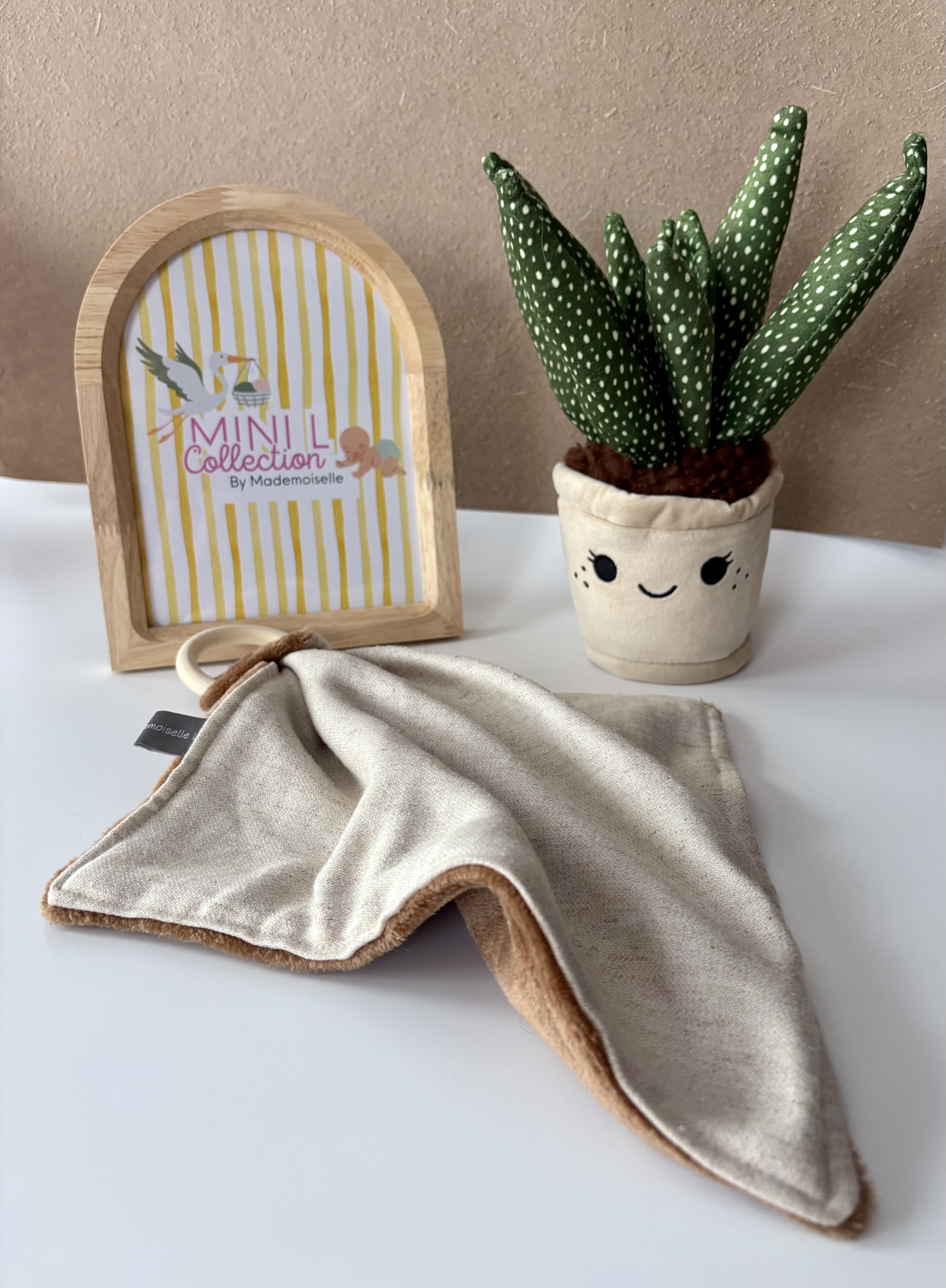 Doudou carré dentition- LIN-BRUN