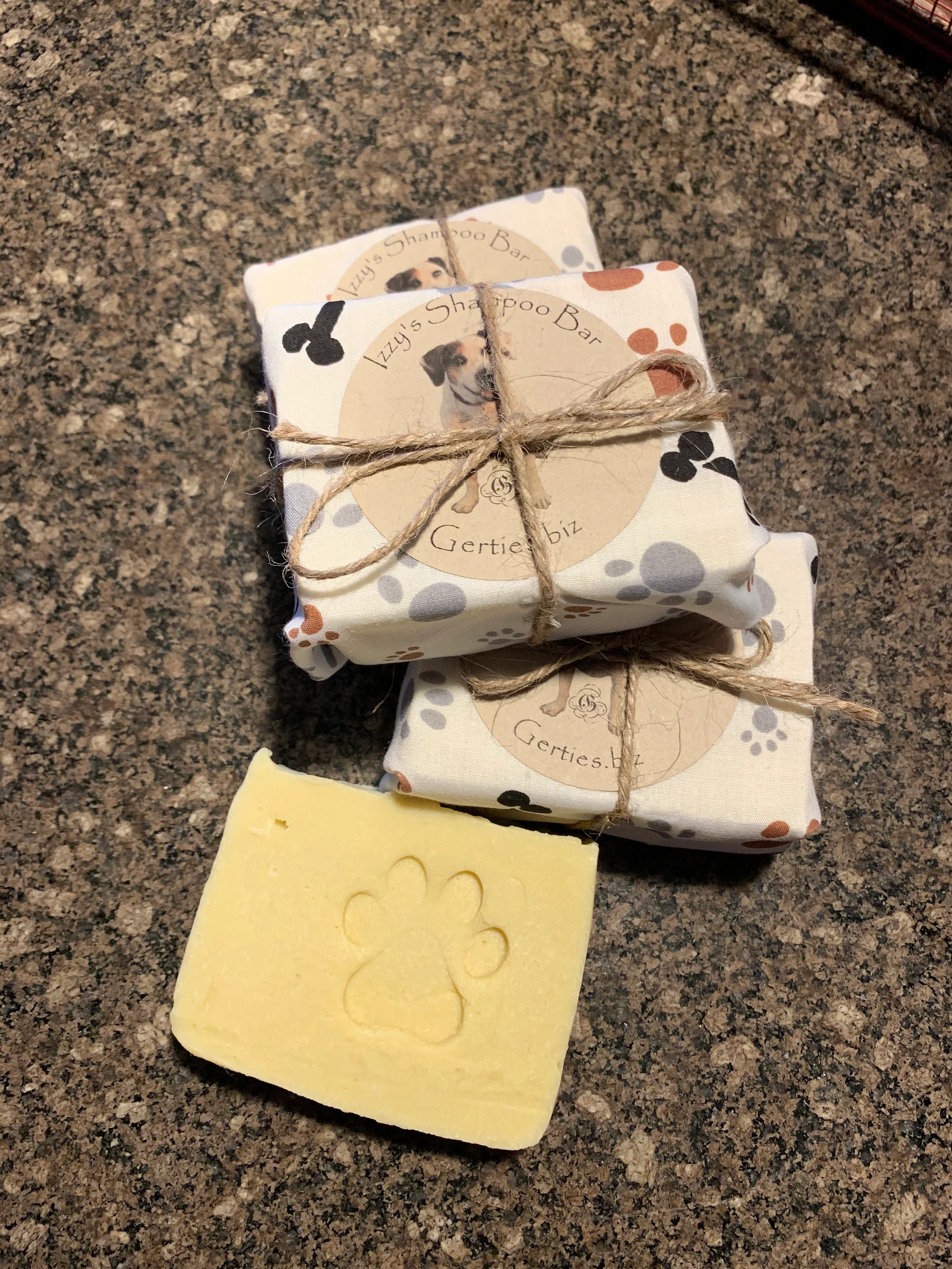 Izzy’s Natural Dog Shampoo Bar
