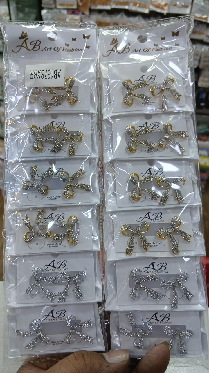 Decorative Bow and Ribbon Brooch Set