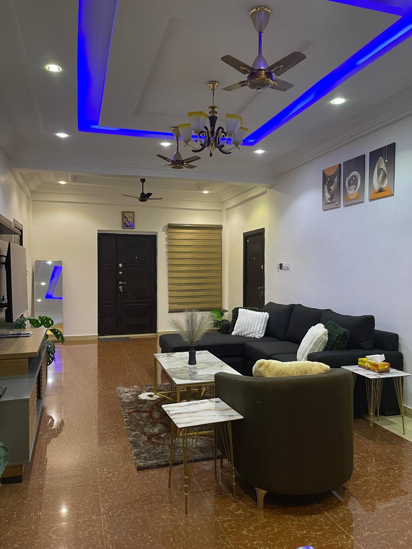 Modern 2-Bedroom Retreat