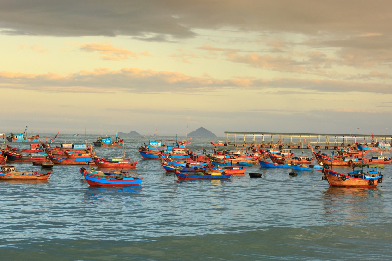 Tour Cắm Trại Ngắm Hoàng Hôn Vịnh Nha Phu