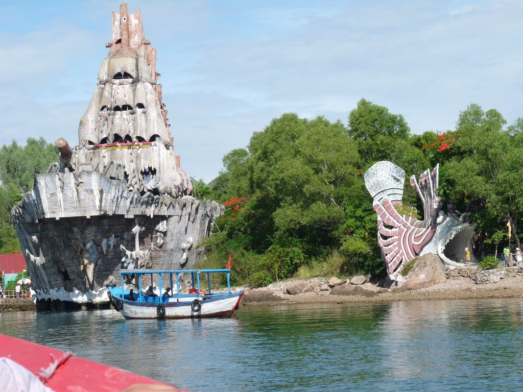 Tour Bãi Sỏi – Thuỷ Cung Trí Nguyên