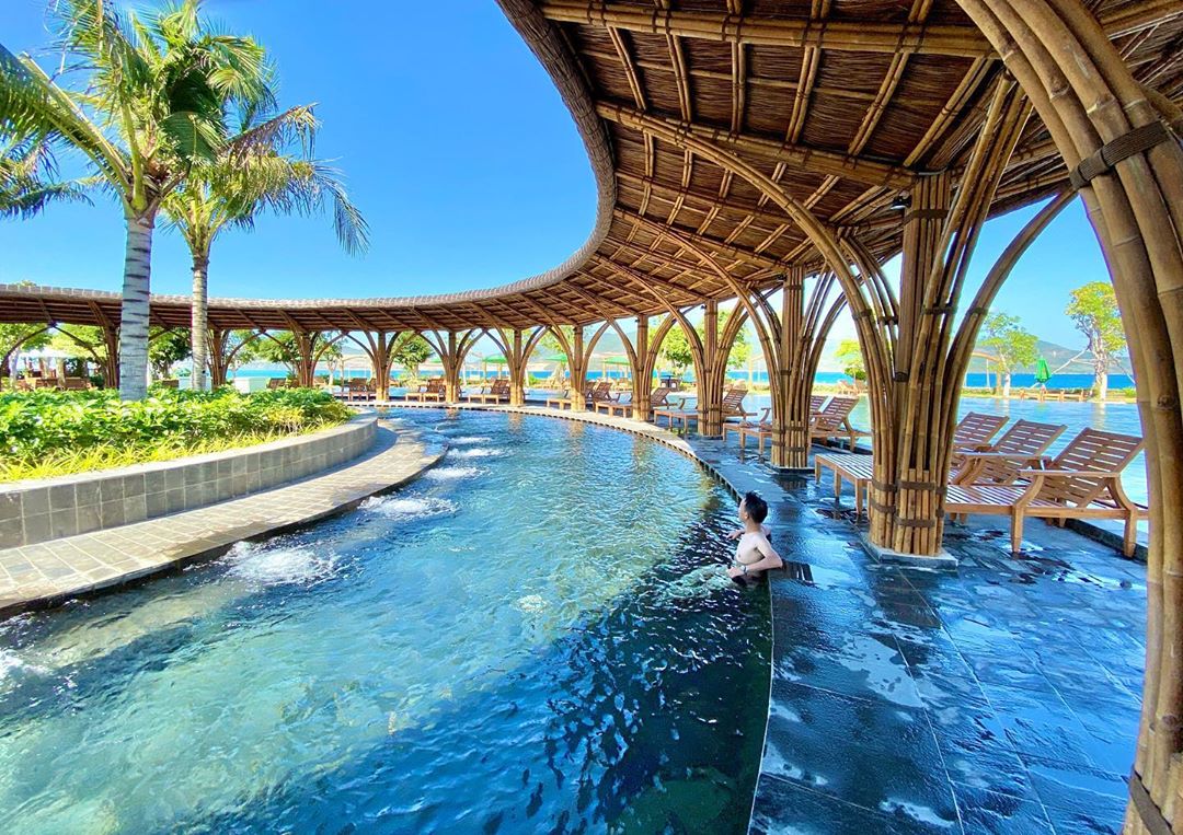 Tour Hòn Tằm Nha Trang 1 ngày