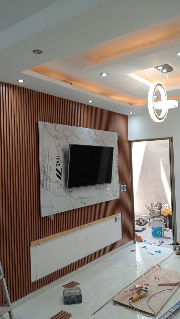 Donnez du style à votre salon avec nos décorations de TV en Taso/PVC !