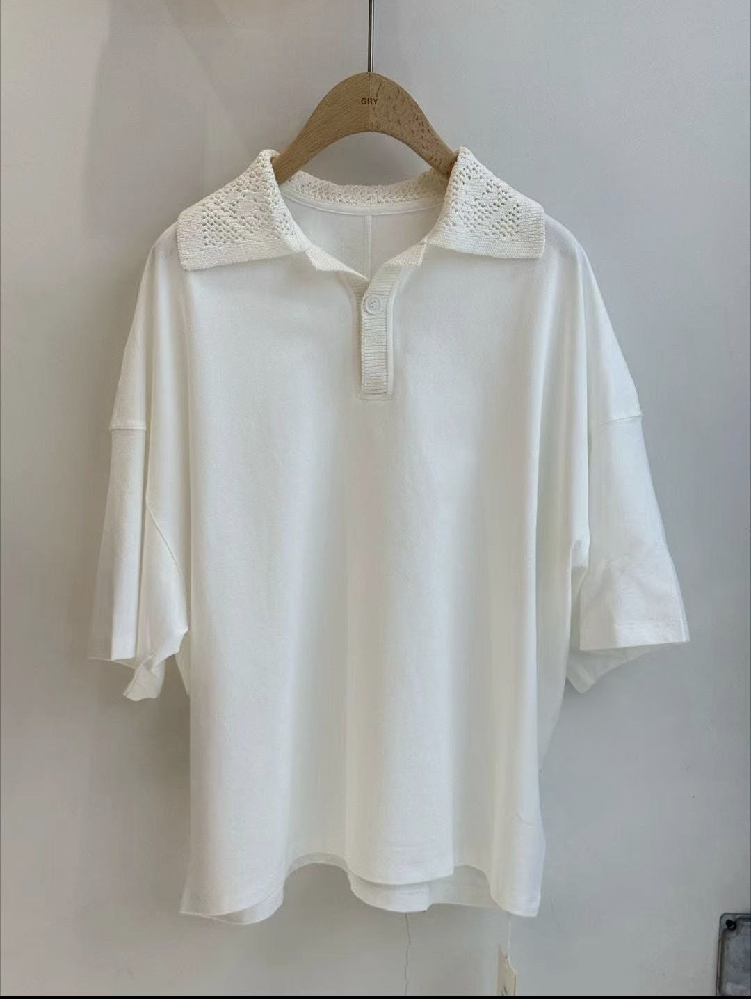  The White Sokutai - Elegant Crochet Collar Shirt