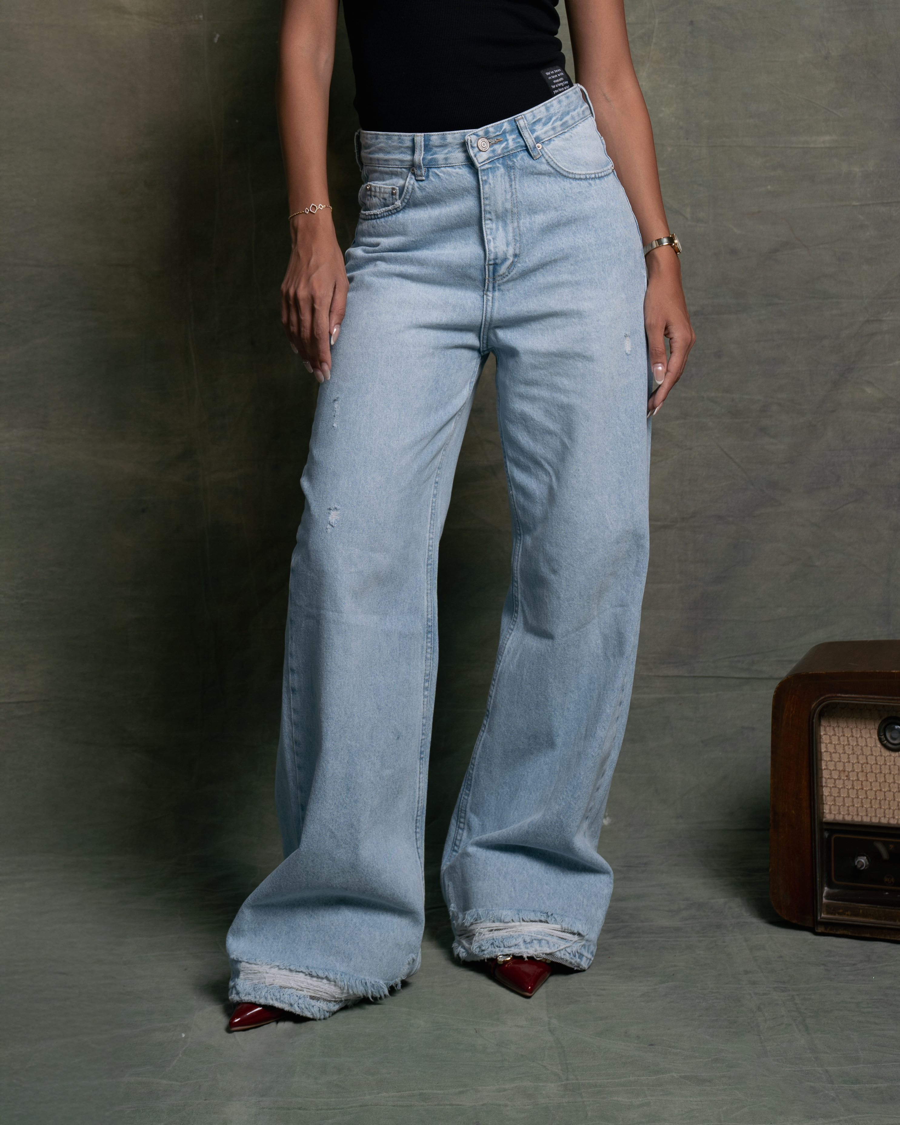 Wide leg cut jeans