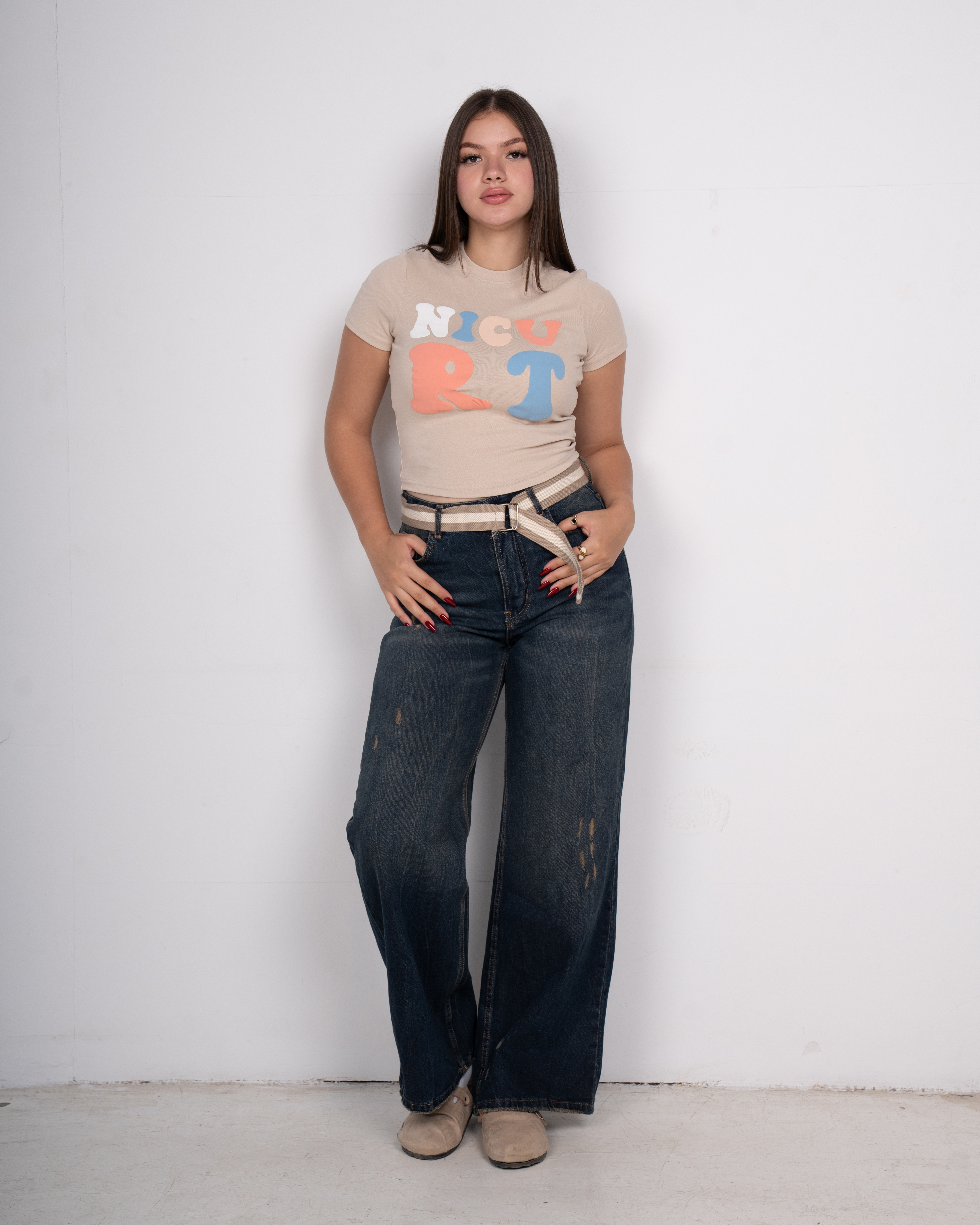Wide leg jeans with belt