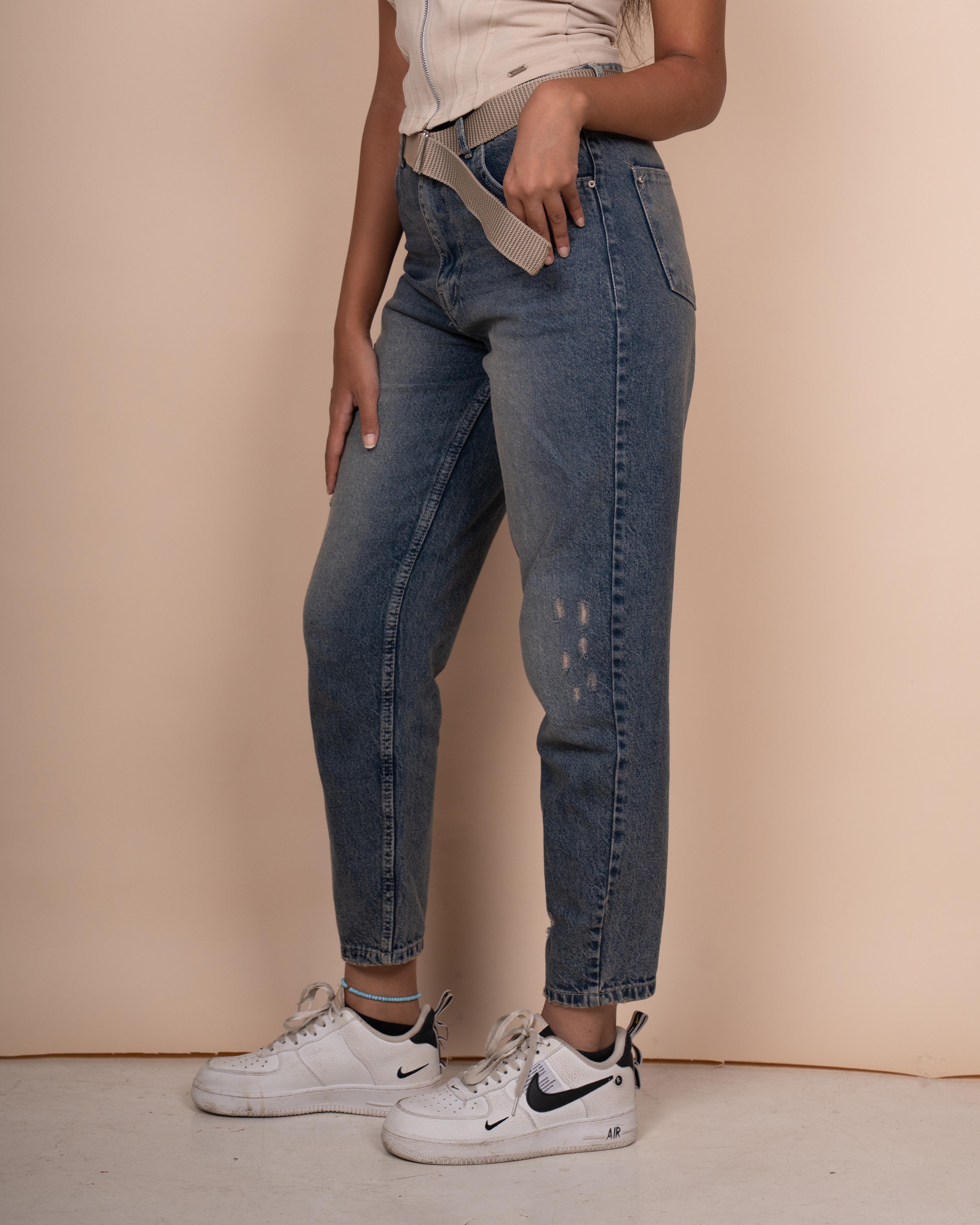 Mom Fit Belted Jeans