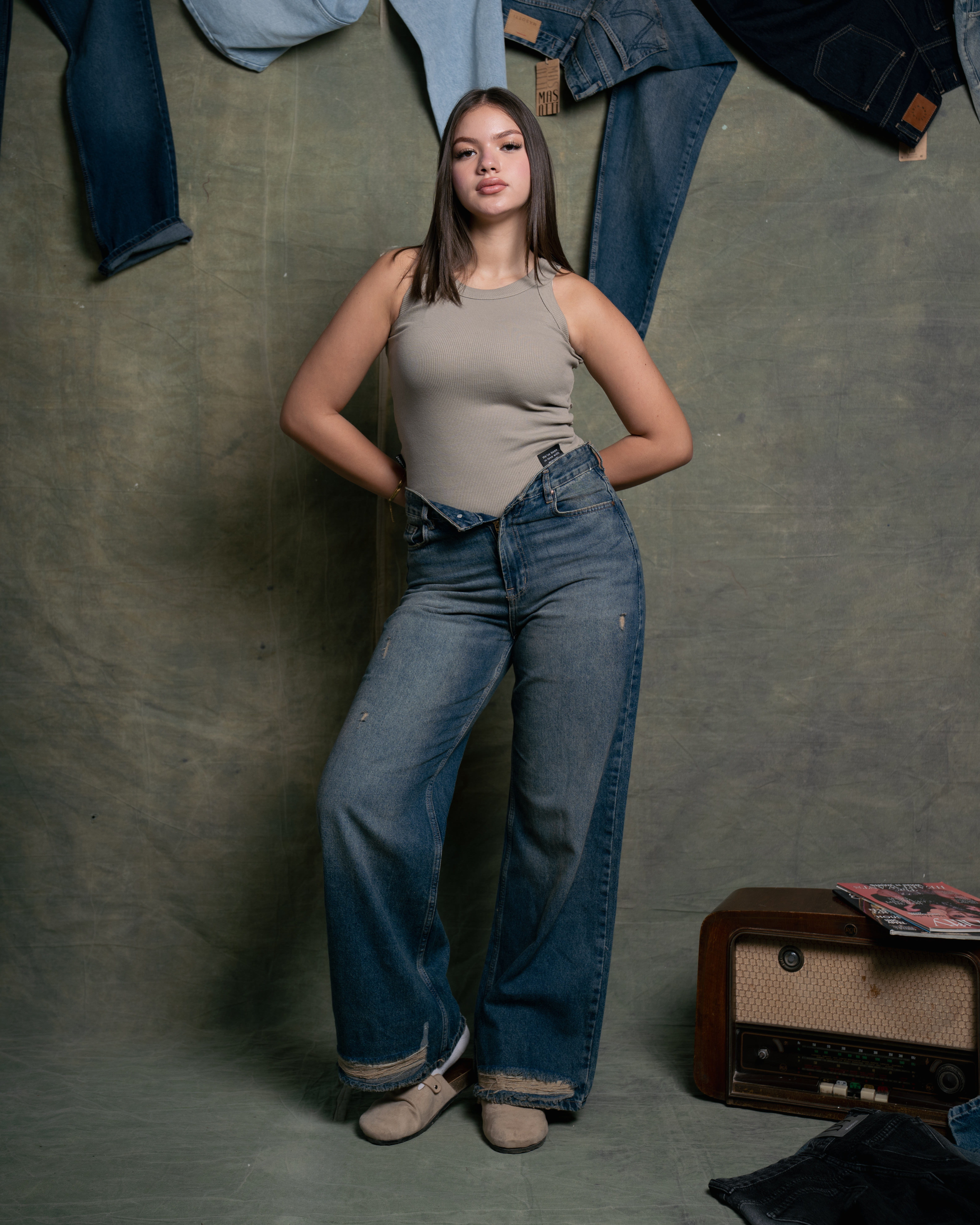 Wide-leg jeans, cut 