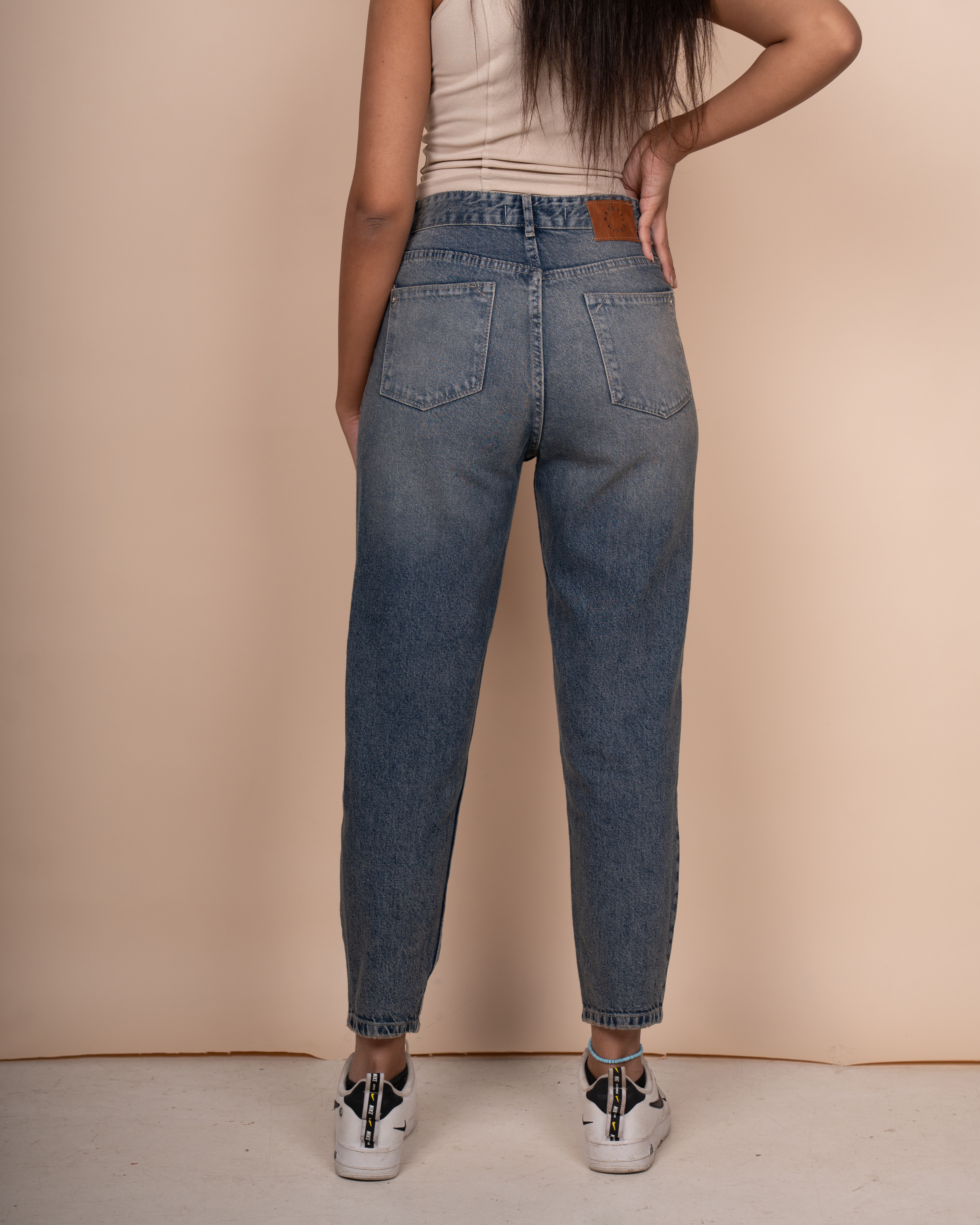 Mom Fit Belted Jeans