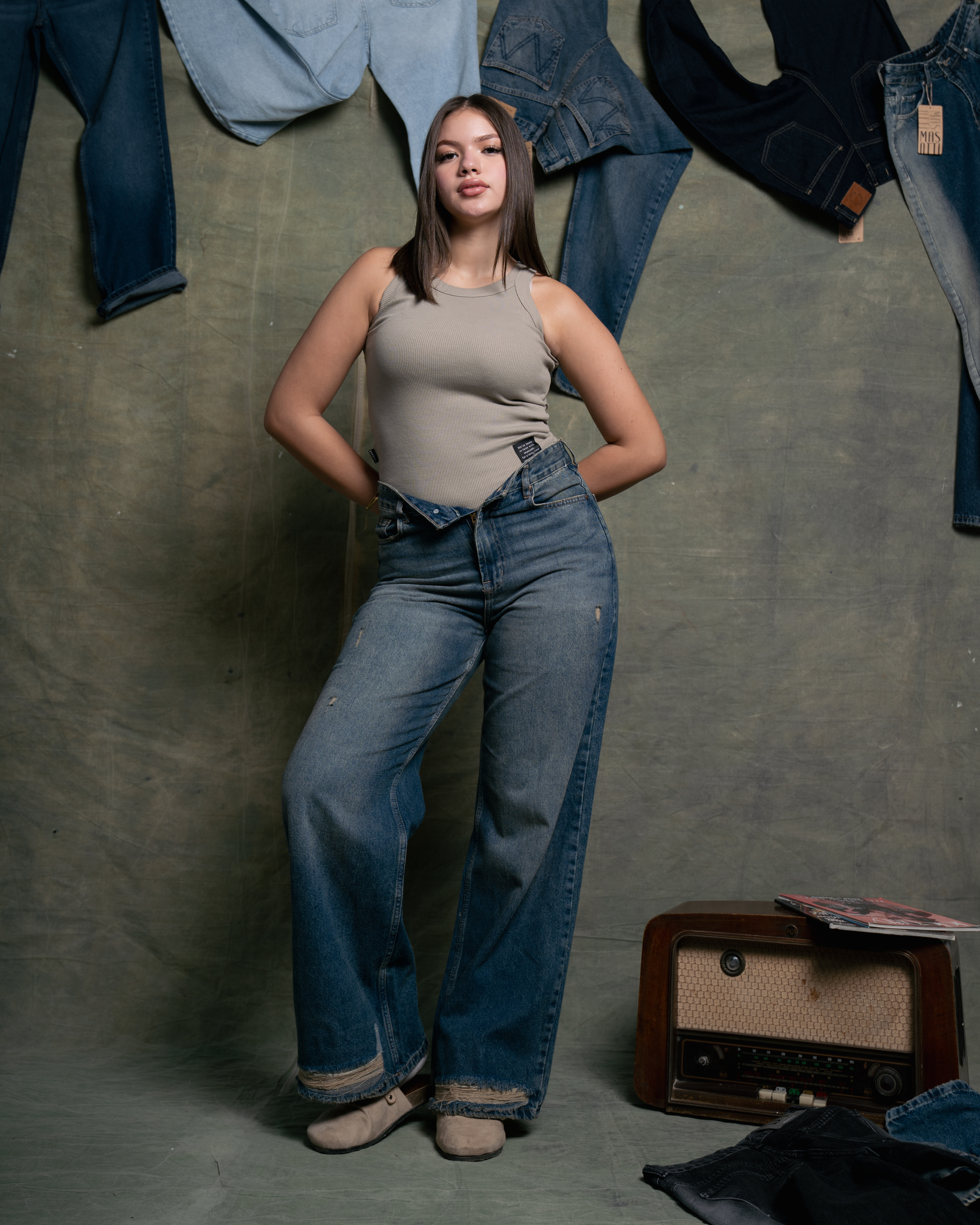 Wide-leg jeans, cut 