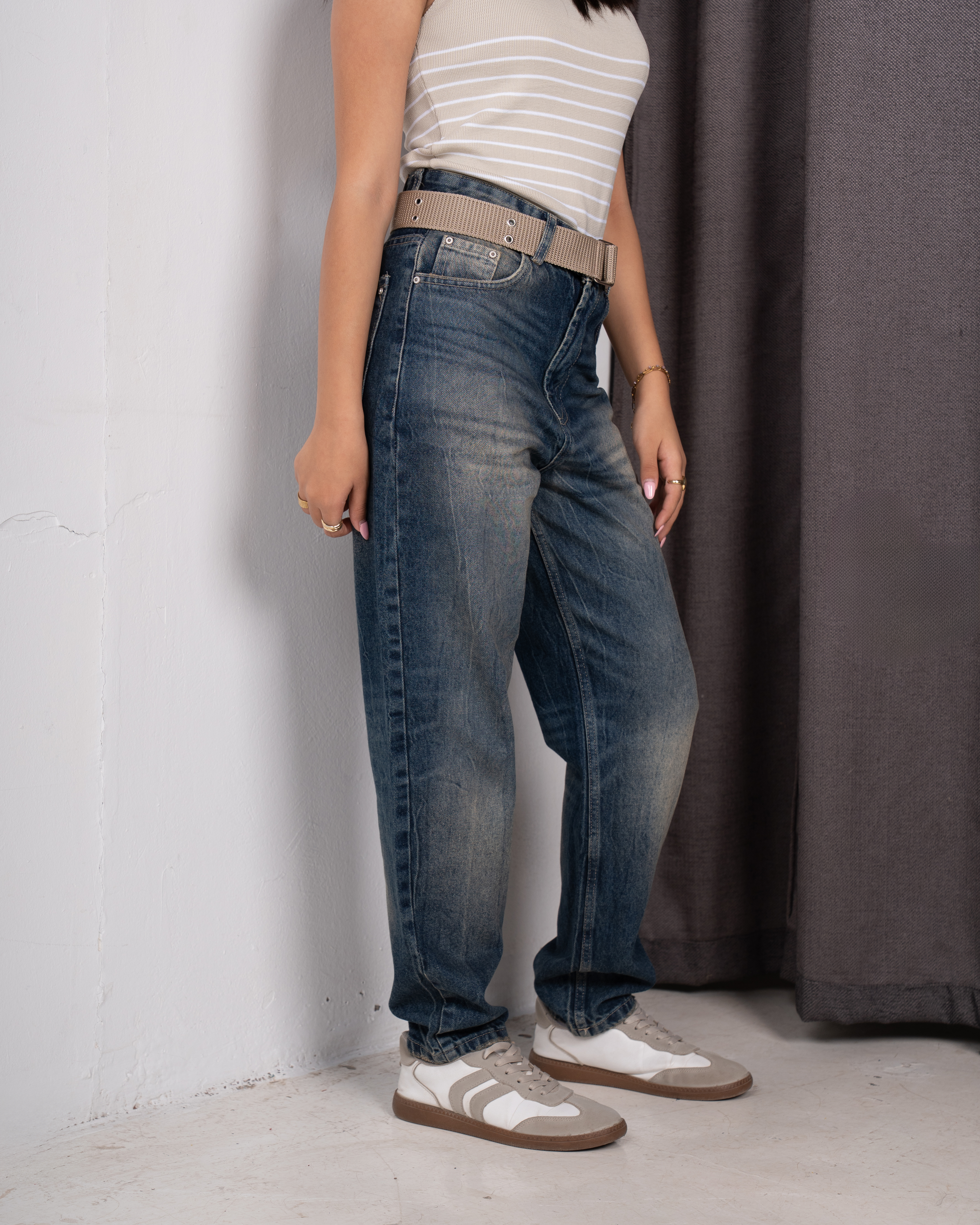 Mom Fit Belted Jeans