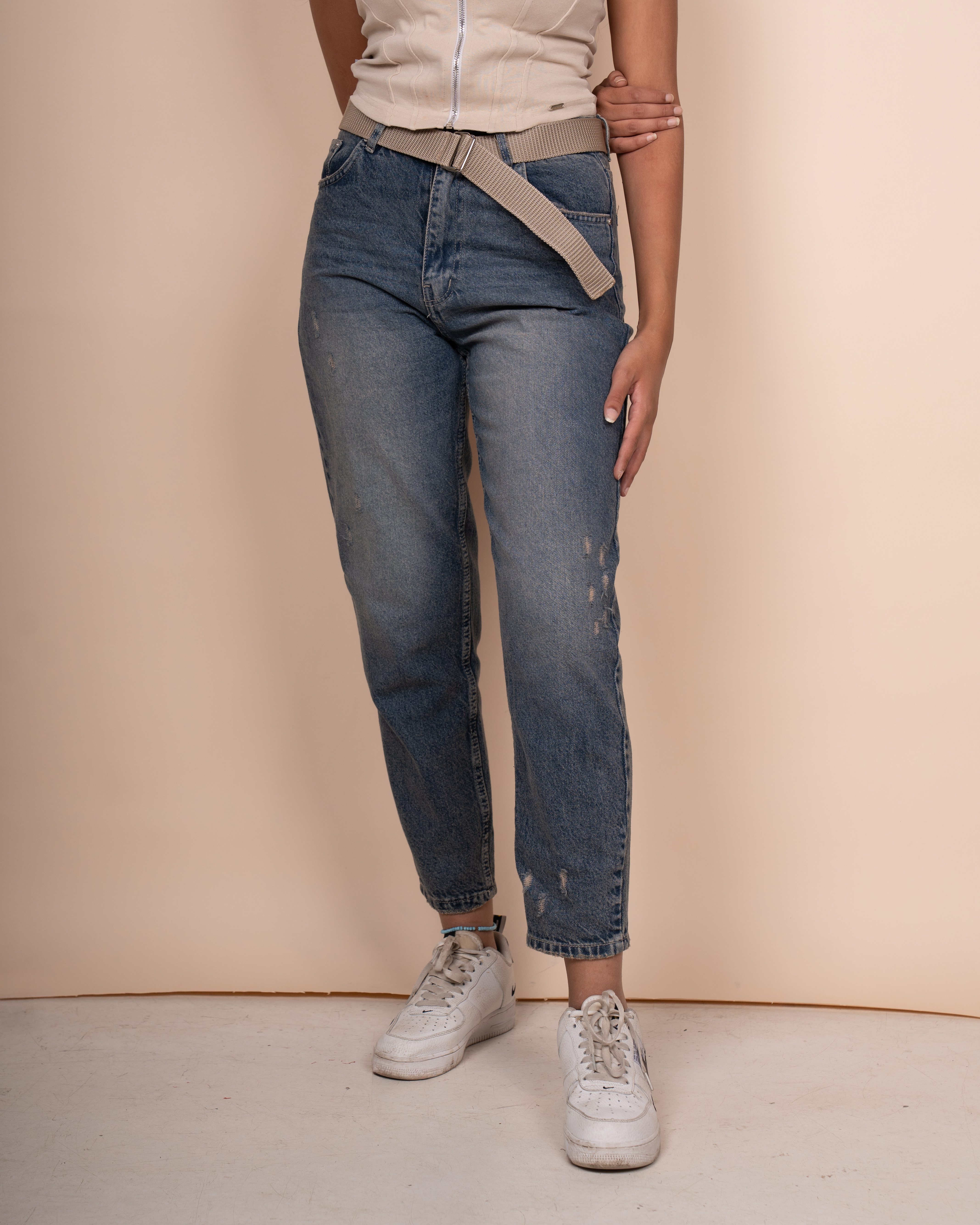 Mom Fit Belted Jeans