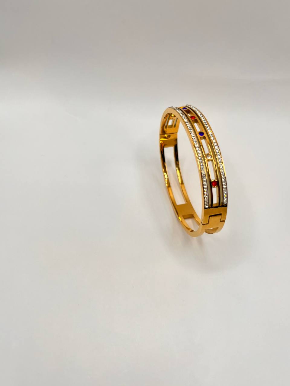 Elegant Gold Bracelet