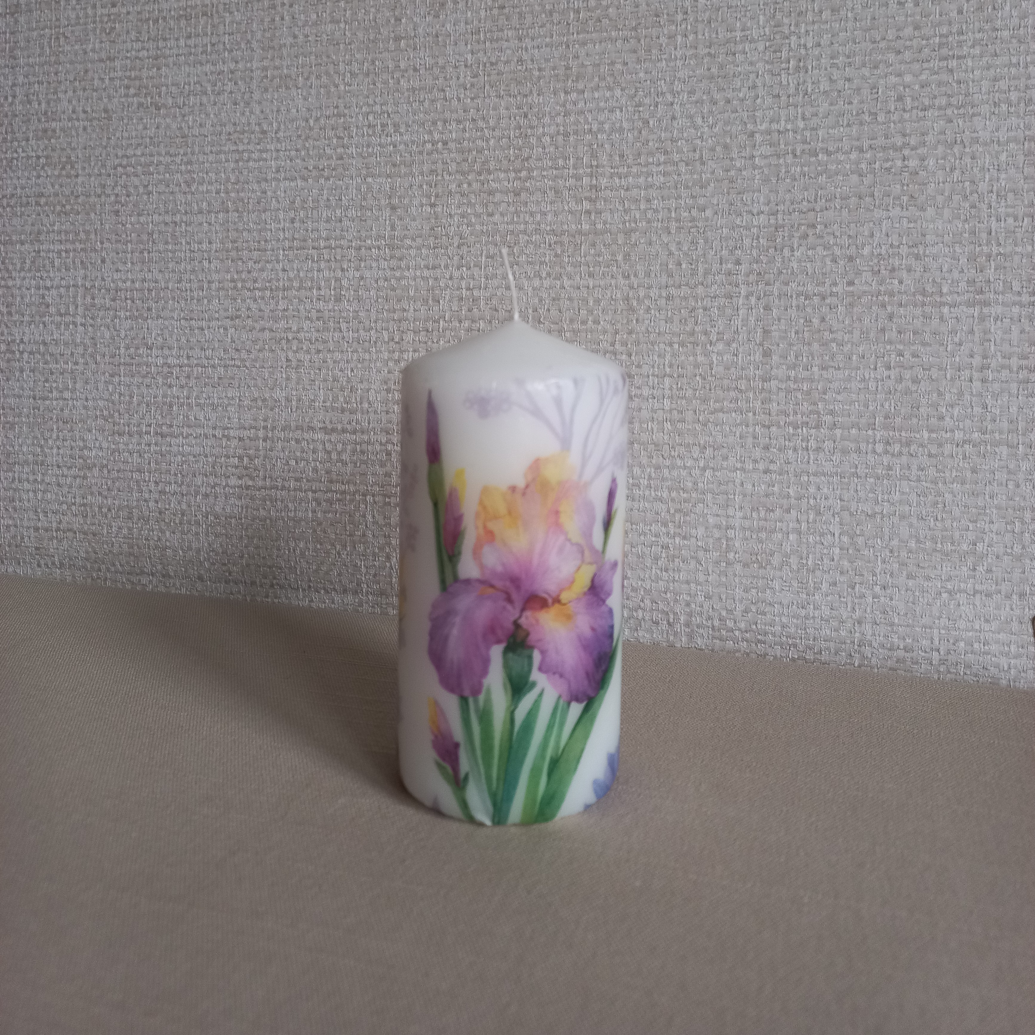 Iris Bloom - Decorative Candle