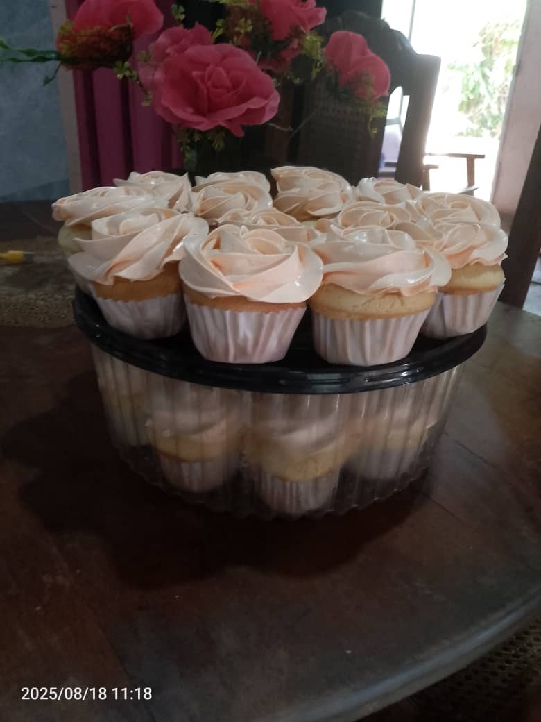 Cupcakes con decoración de rosas