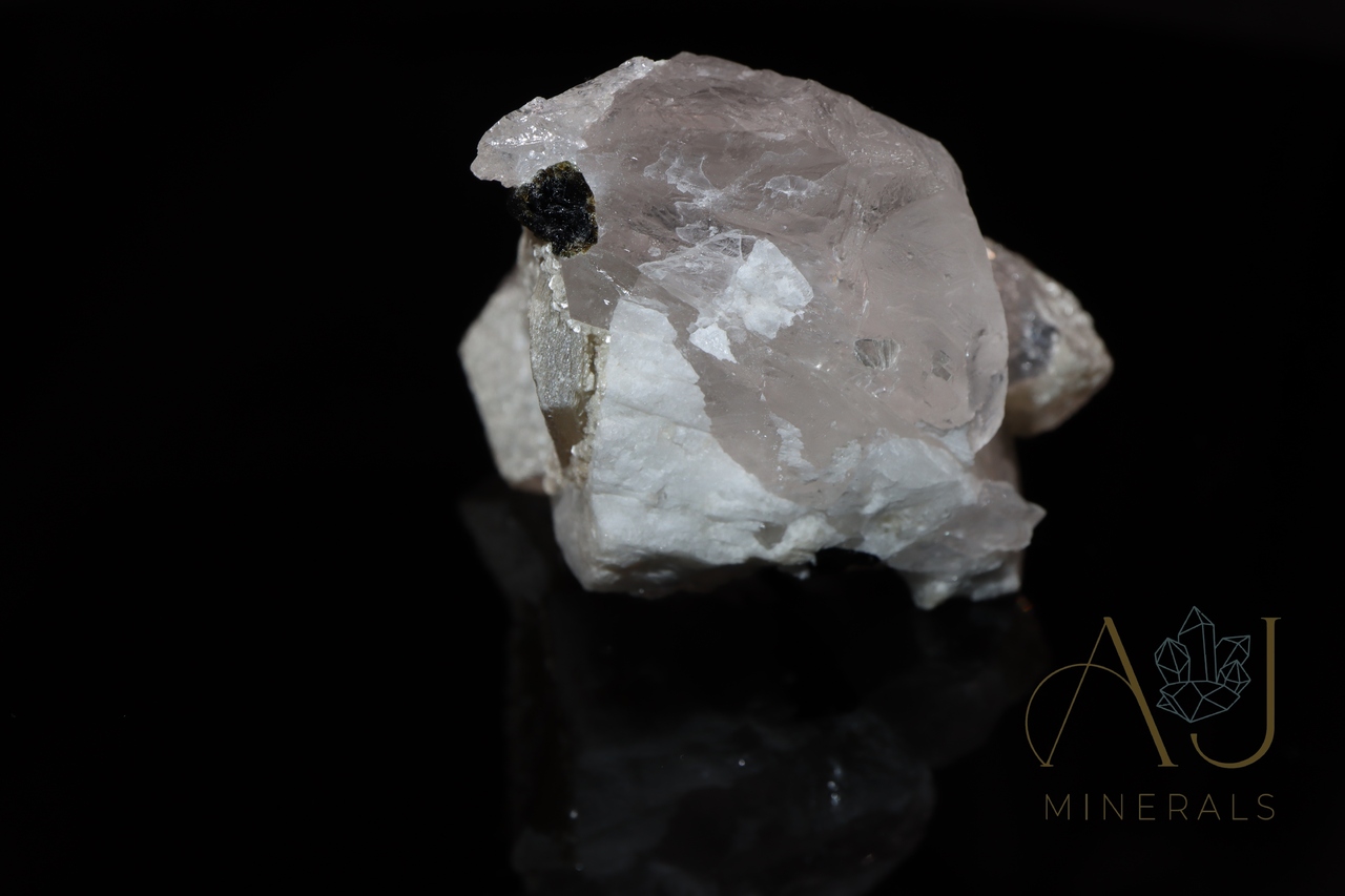 Turmalina verde y cuarzo