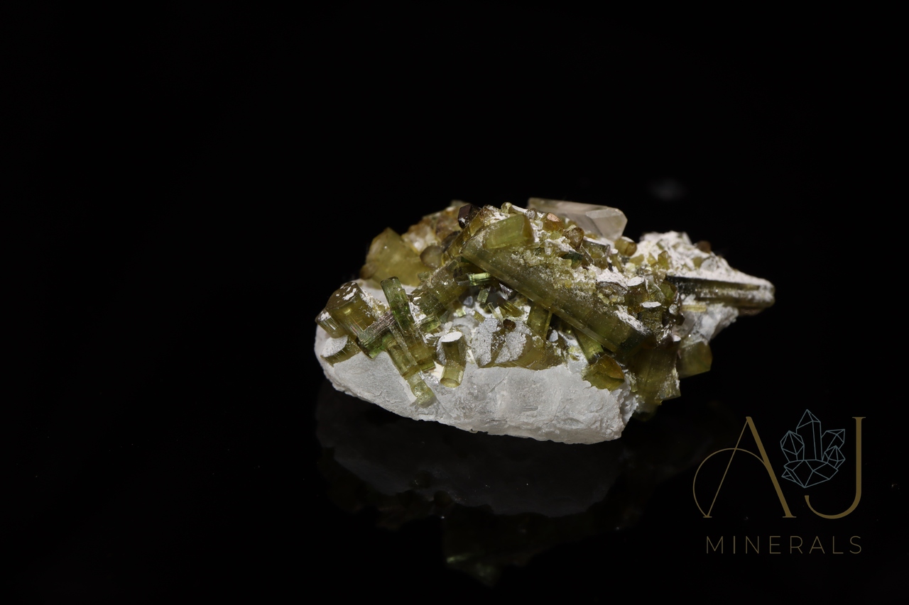 Cristal de turmalina verde