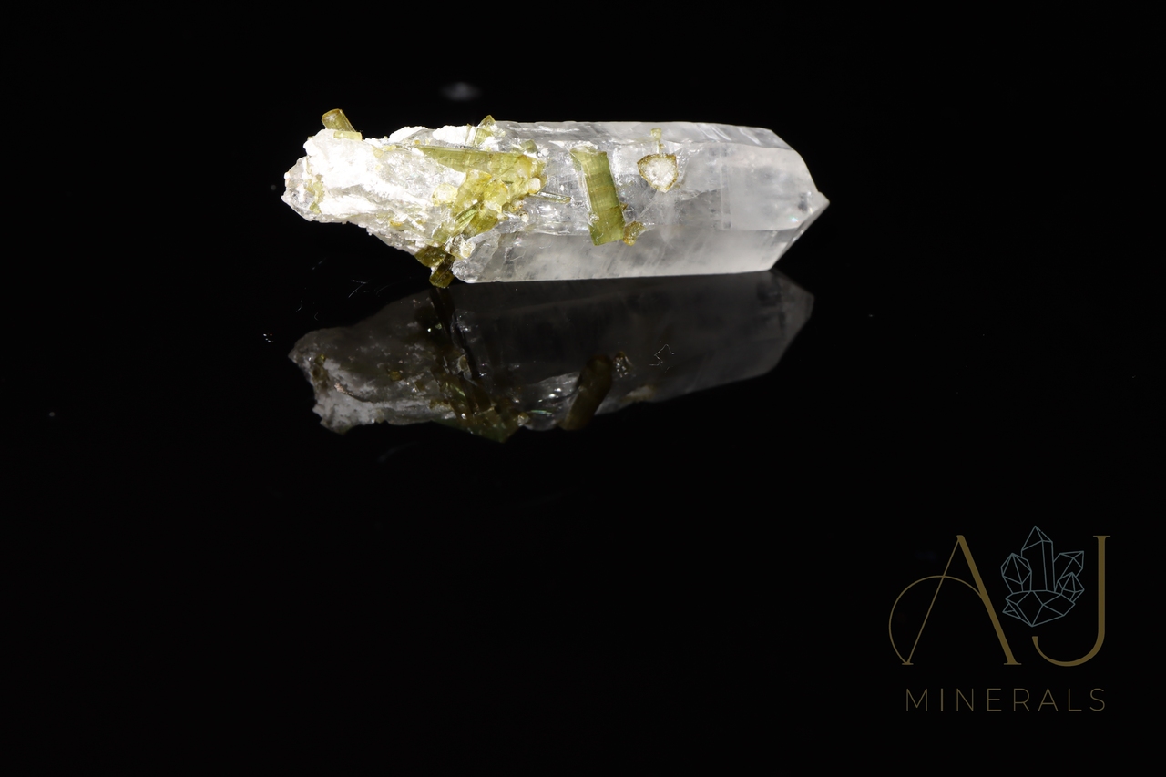 Turmalina verde y cuarzo 