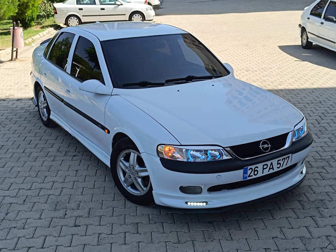 Opel vecrta b ön ek