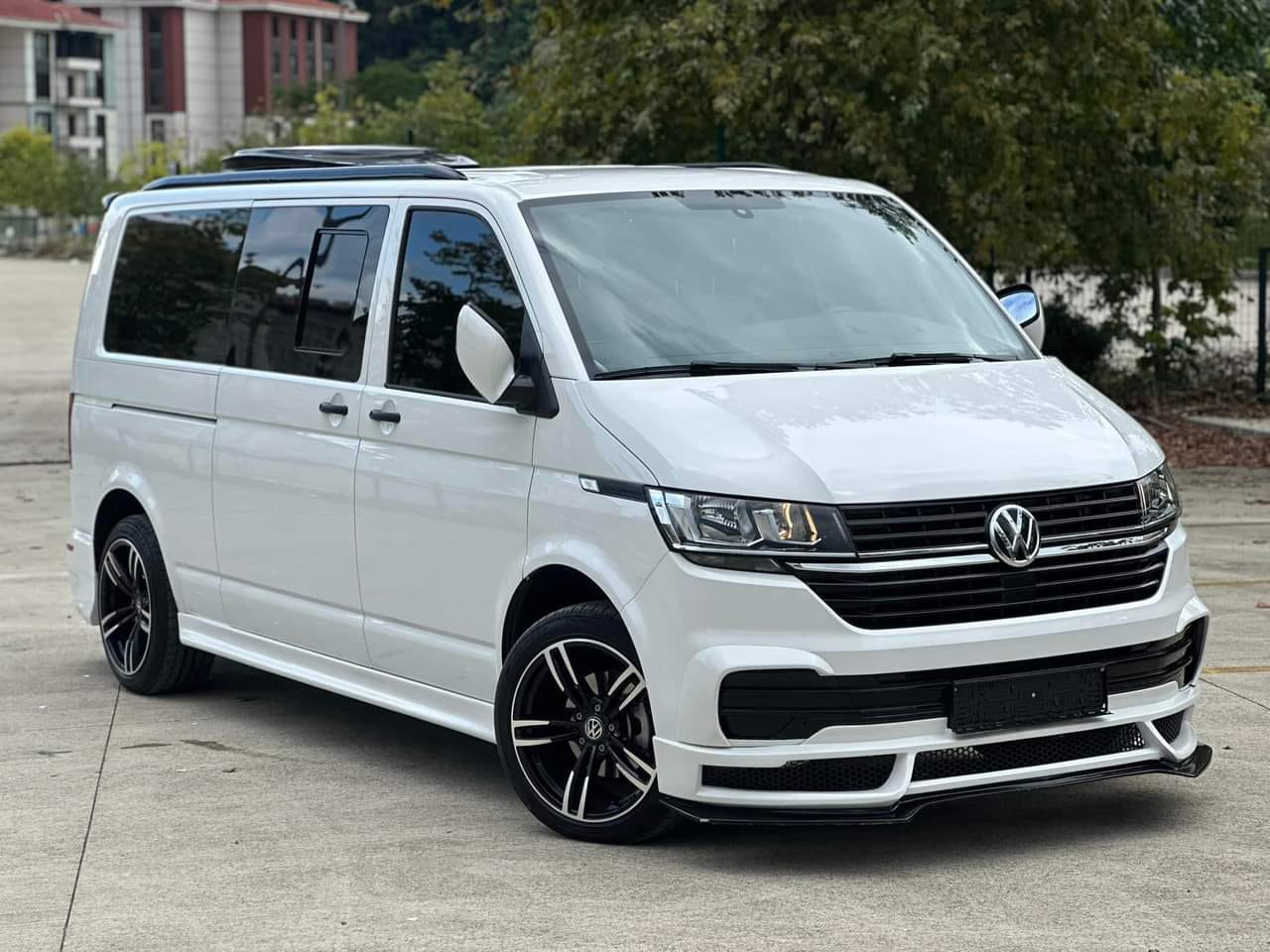 Transporter T8 2019 2024   ÖN EK  4 parça 