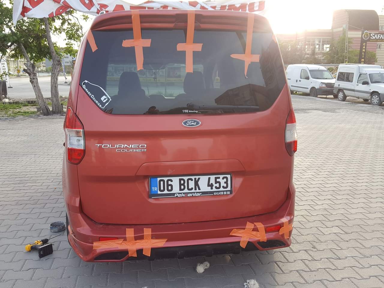 Ford courier  arka ek