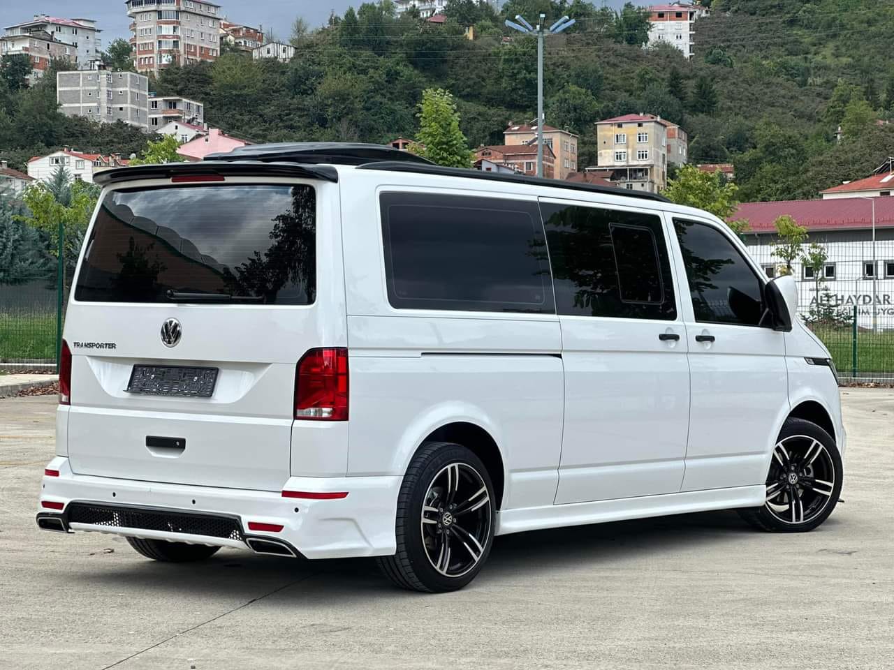 Transporter 2016 2024 model arka ek  eksozlari üstünde 