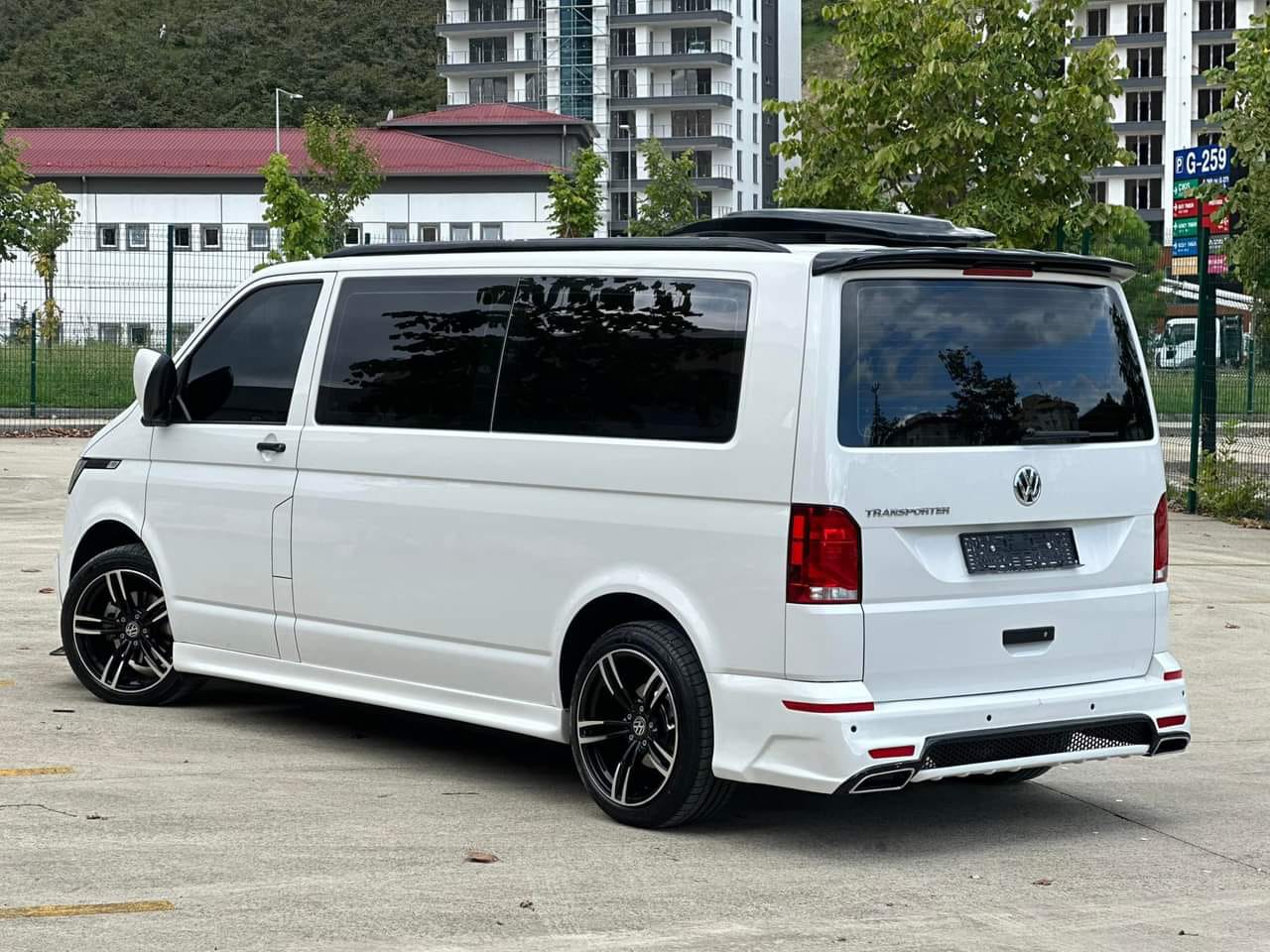 Transporter 2016 2024 model arka ek  eksozlari üstünde 