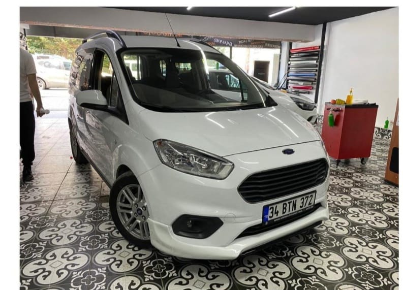 Ford courier  2017 2023 ön ek