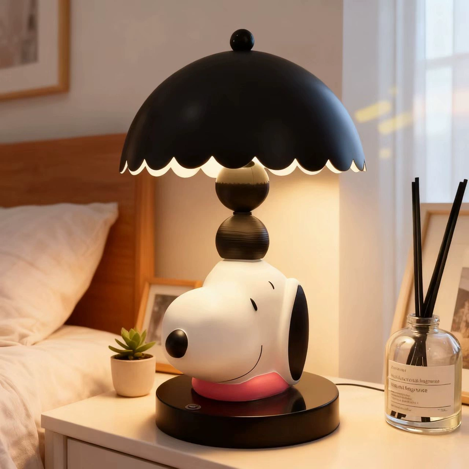 Snoopy IP-Shaped Table Lamp