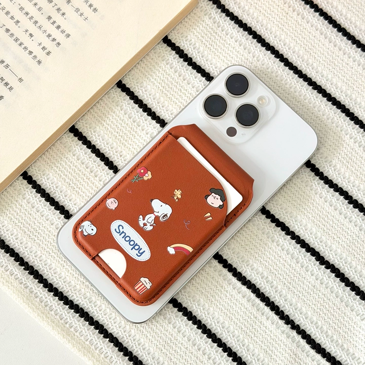 Snoopy Magsafe iPhone Card Holder