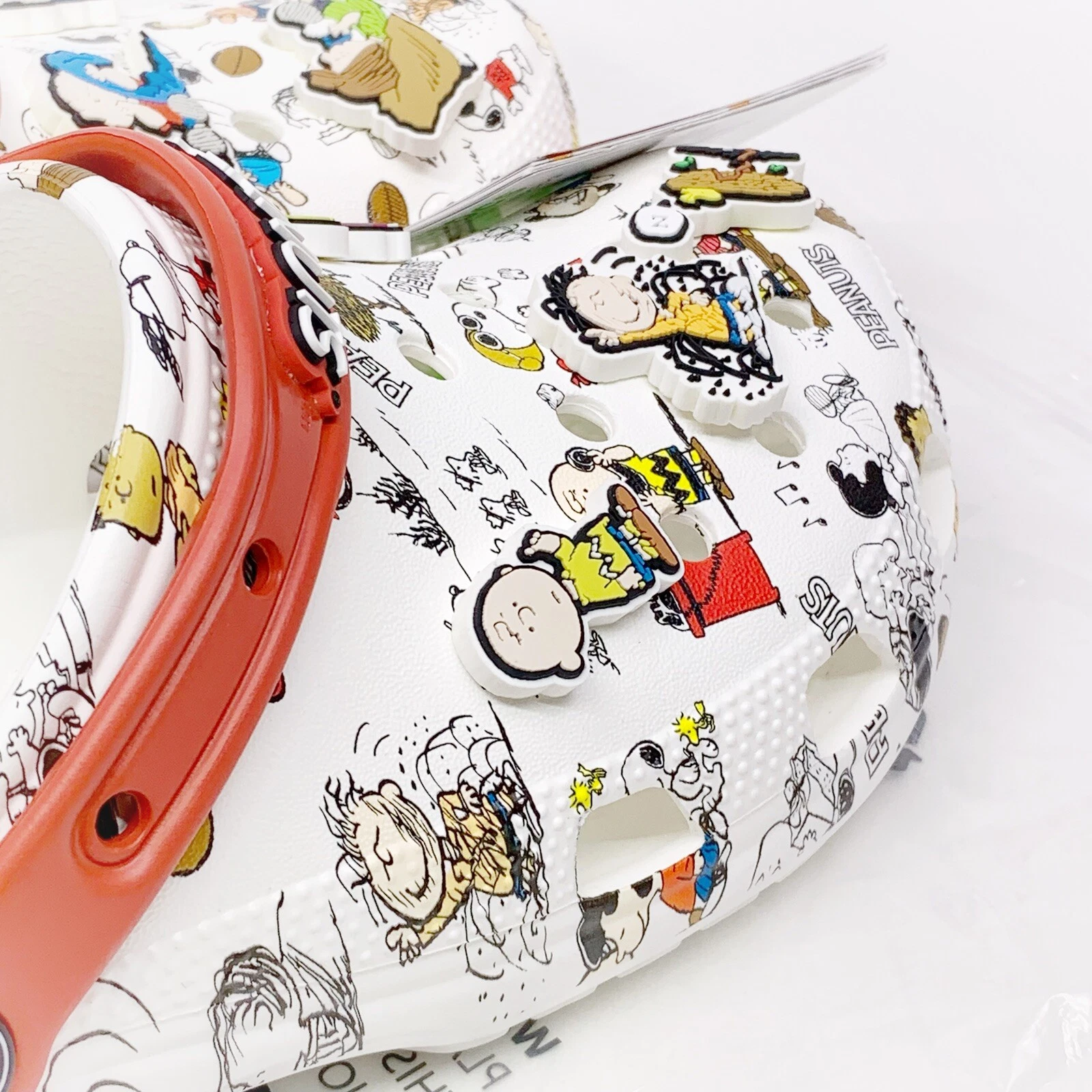 Peanuts X Crocs Clogs 