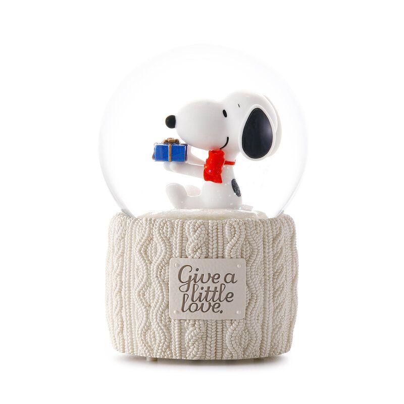 Snoopy crystal ball